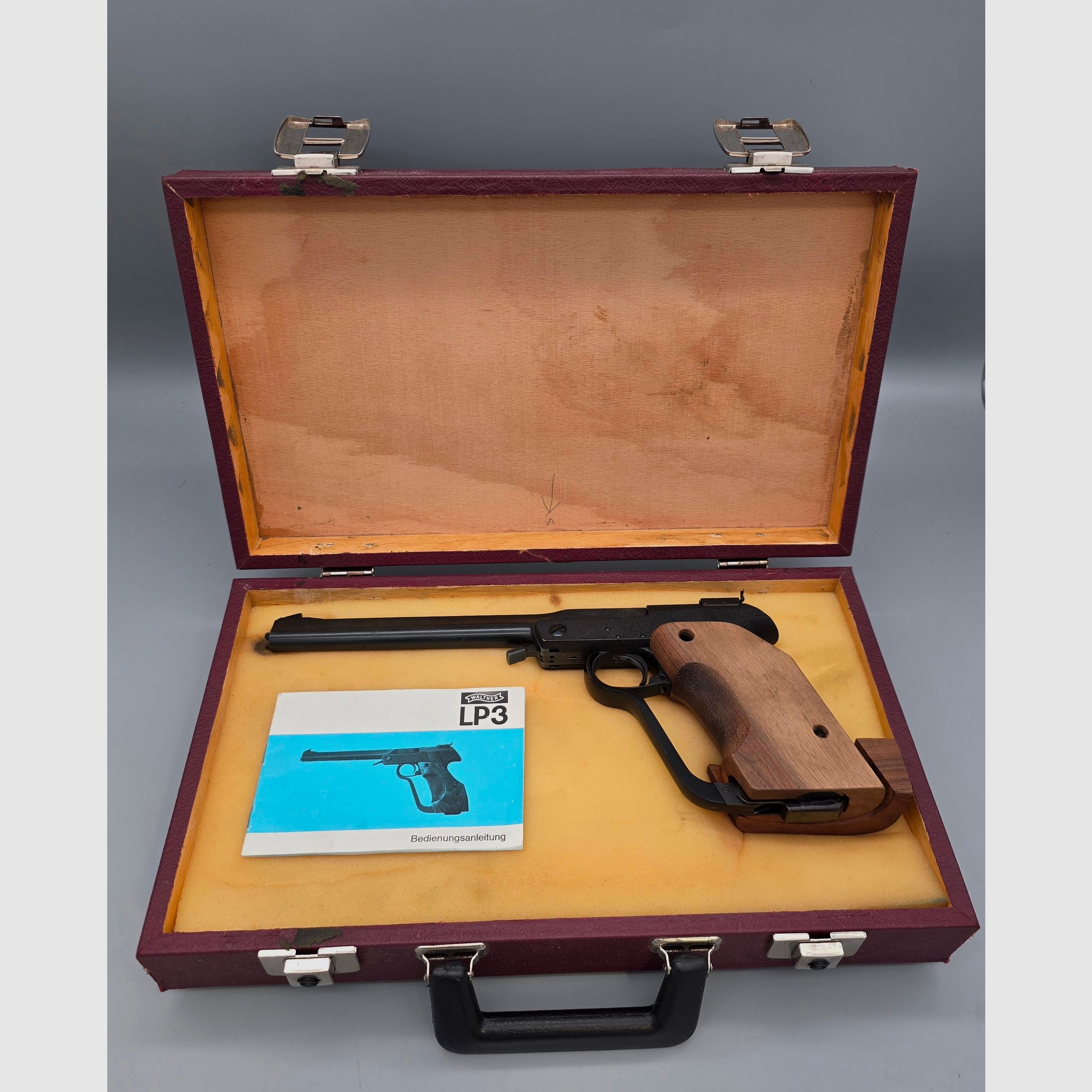 James Bond 007 pistola ad aria compressa Walther Mod. LP3 Match come successore simile all'LP2 nel calibro 4,5mm Diabolo