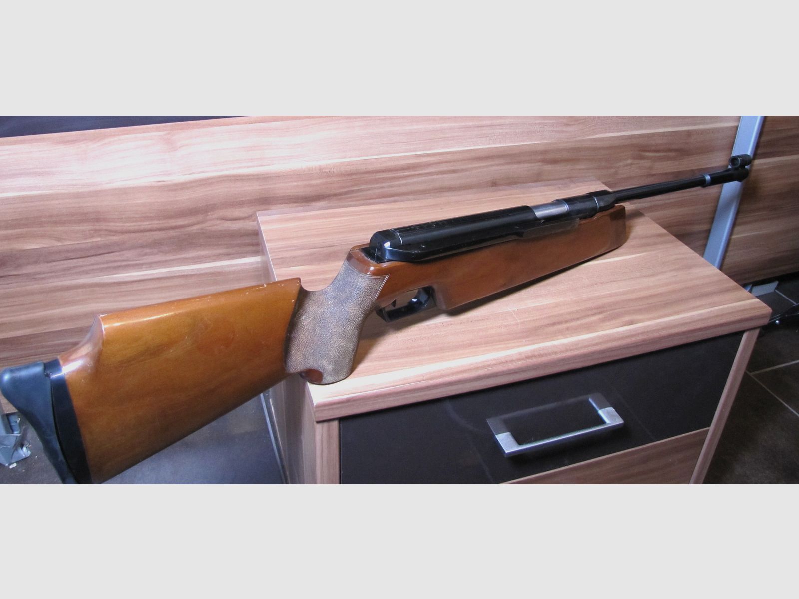 Carabine à air comprimé de la marque Feinwerkbau, modèle 300S