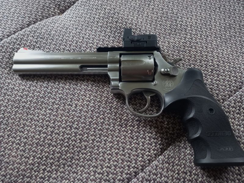 Verkaufe Revolver S&W 686 4 / 6 Zoll