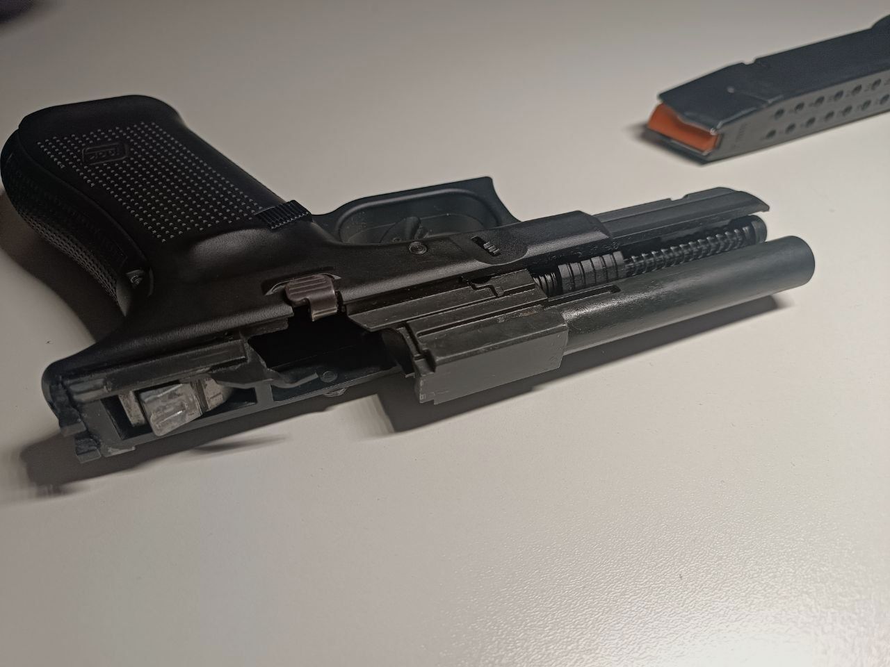 Umarex Glock 17 Gen5 9mm P.A.K. – d'occasion, image 1 sur 5
