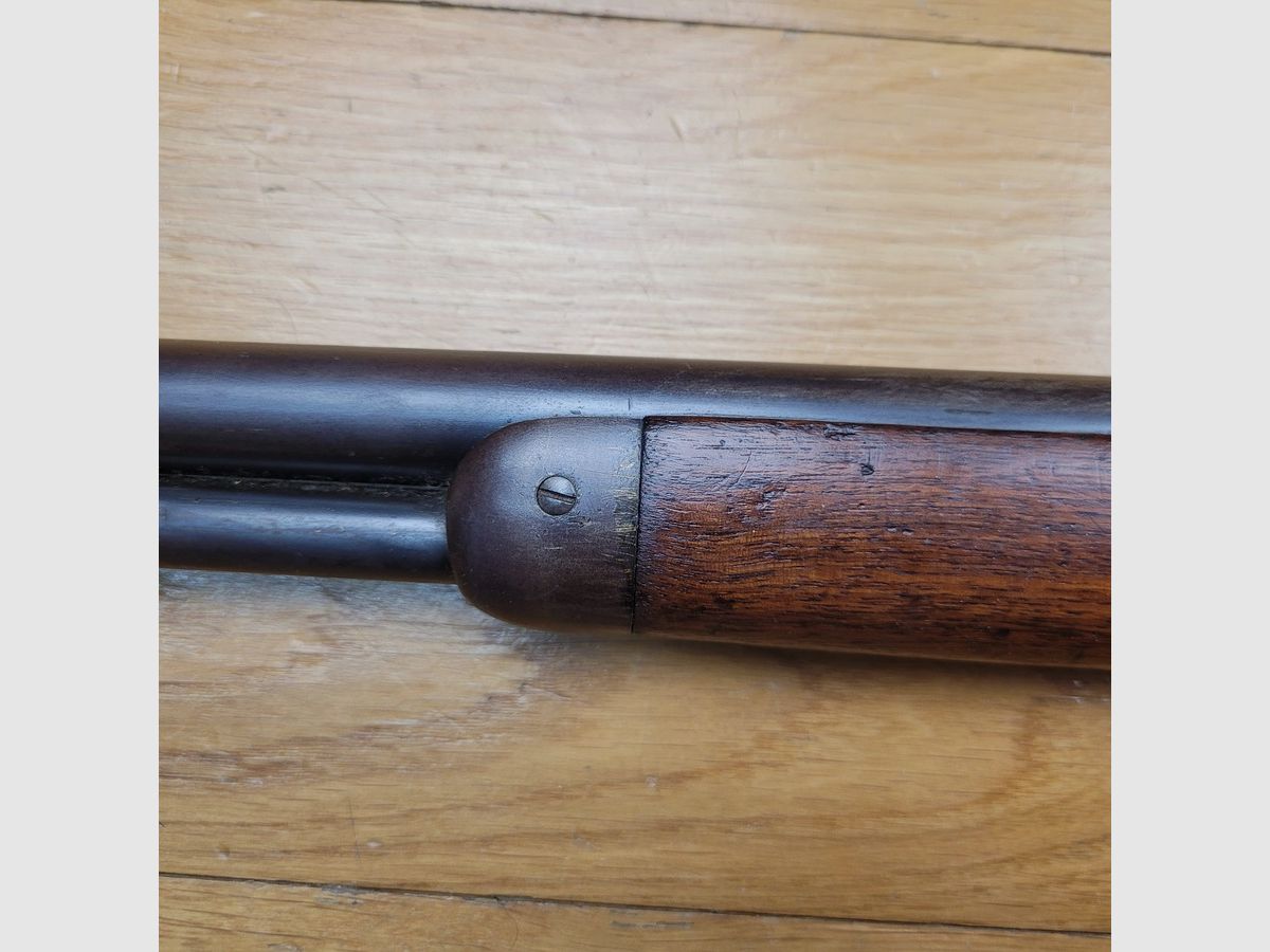 Sehr schöne Winchester Model 1892 – Version „Rifle“ mit rundem Lauf – in 32WCF – New Haven Waffen von 1906 – Schöne amerikanische Nussbaumholz – Sehr schöner Lauf und Mechanismus – Epochen-Hausse Marble – Sehr schöne Beschriftungen – TBE+, Bild 35 von 36