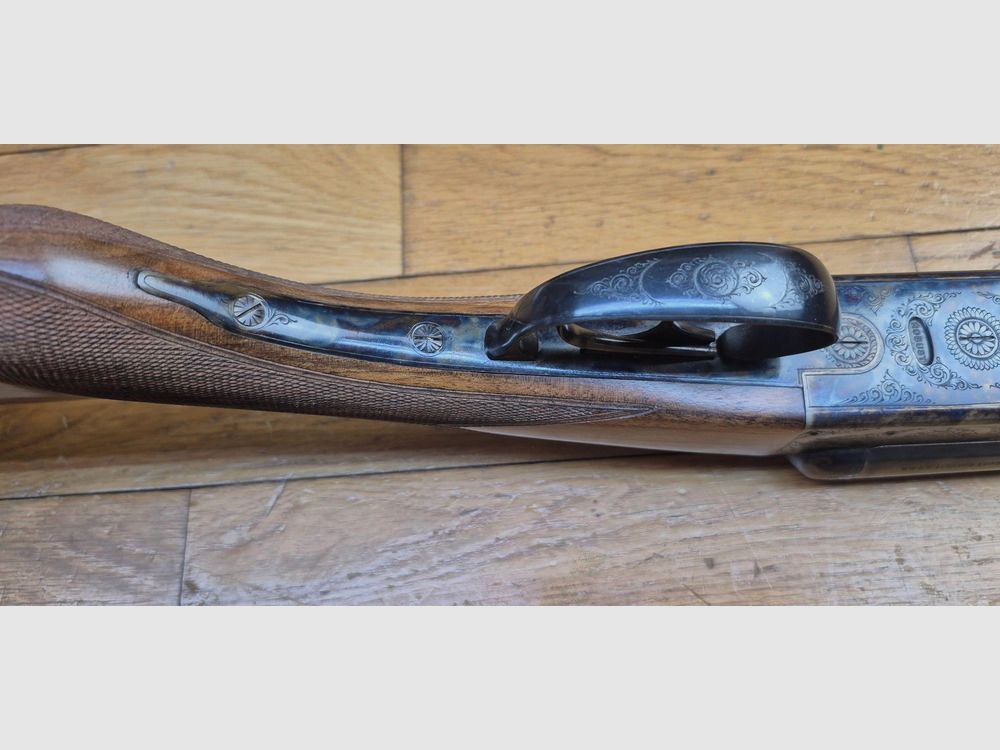 Wunderschöne Flinte Robust Modell Nr. 246 – Manufrance Saint-Étienne – Kal. 16/70 – Waffe um 1952/1954 (!) – 100% Jaspage und Gravuren – Spiegel-Lauf, quasi nie geschossen – Vollständige Originalverpackung (Garantie, Handbuch, Prüfungszertifikat) – Zustand nahe neuwertig für diese 72 Jahre! – Fast museales Stück – TBE+++, Bild 16 von 56