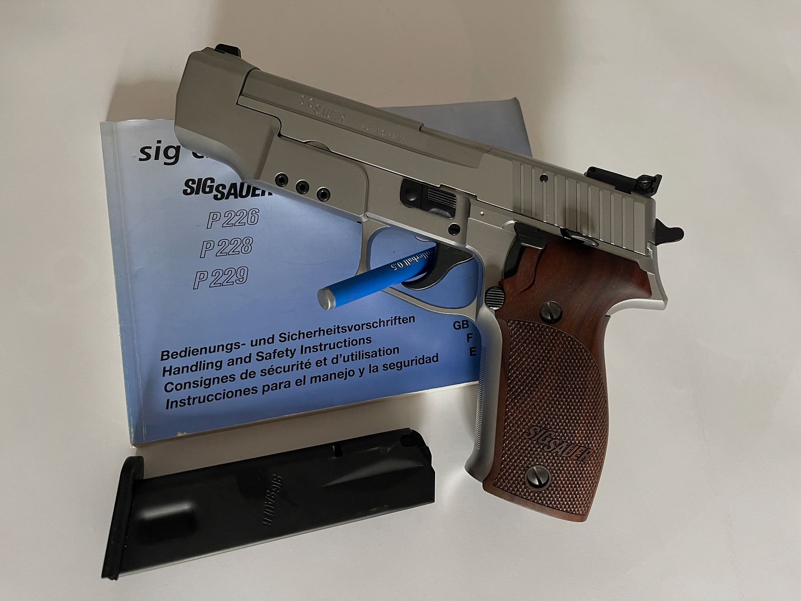 SIG SAUER P 226 S