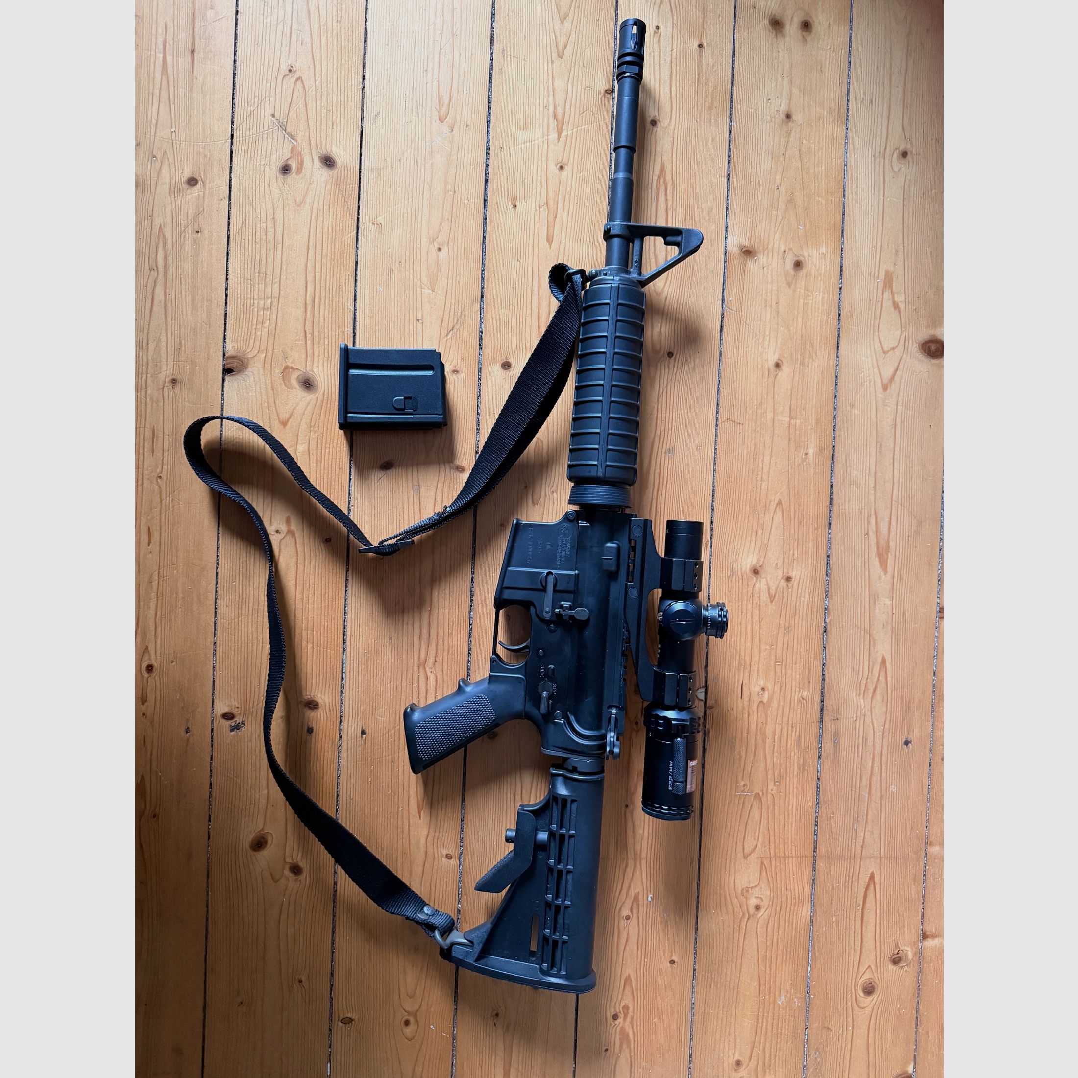 Sabre Defence Industries XR-15 con diseño AR Optics AR-15 en calibre .223 Rem, imagen 1 de 4
