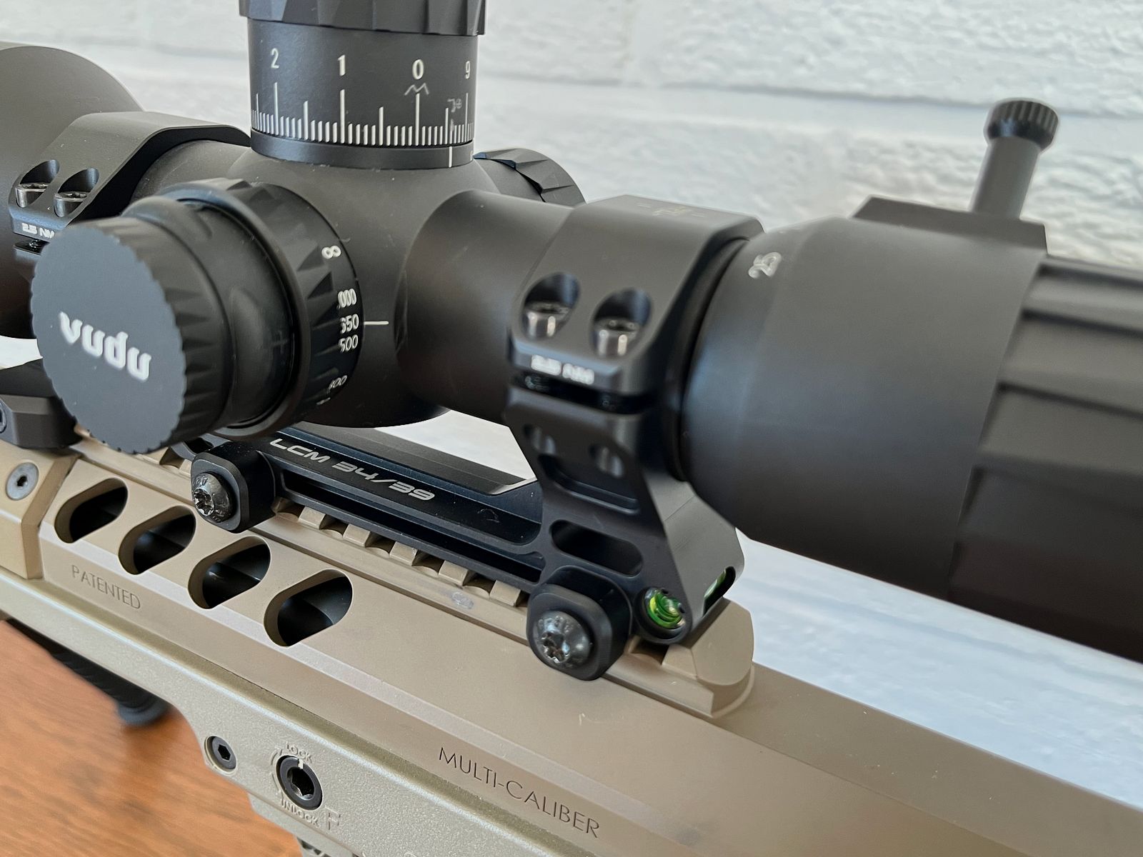 DESERT TECH SRS A2 (Covert) .308 Win + Wechselsystem 6,5 mm Creedmoor + EoTech Vudu