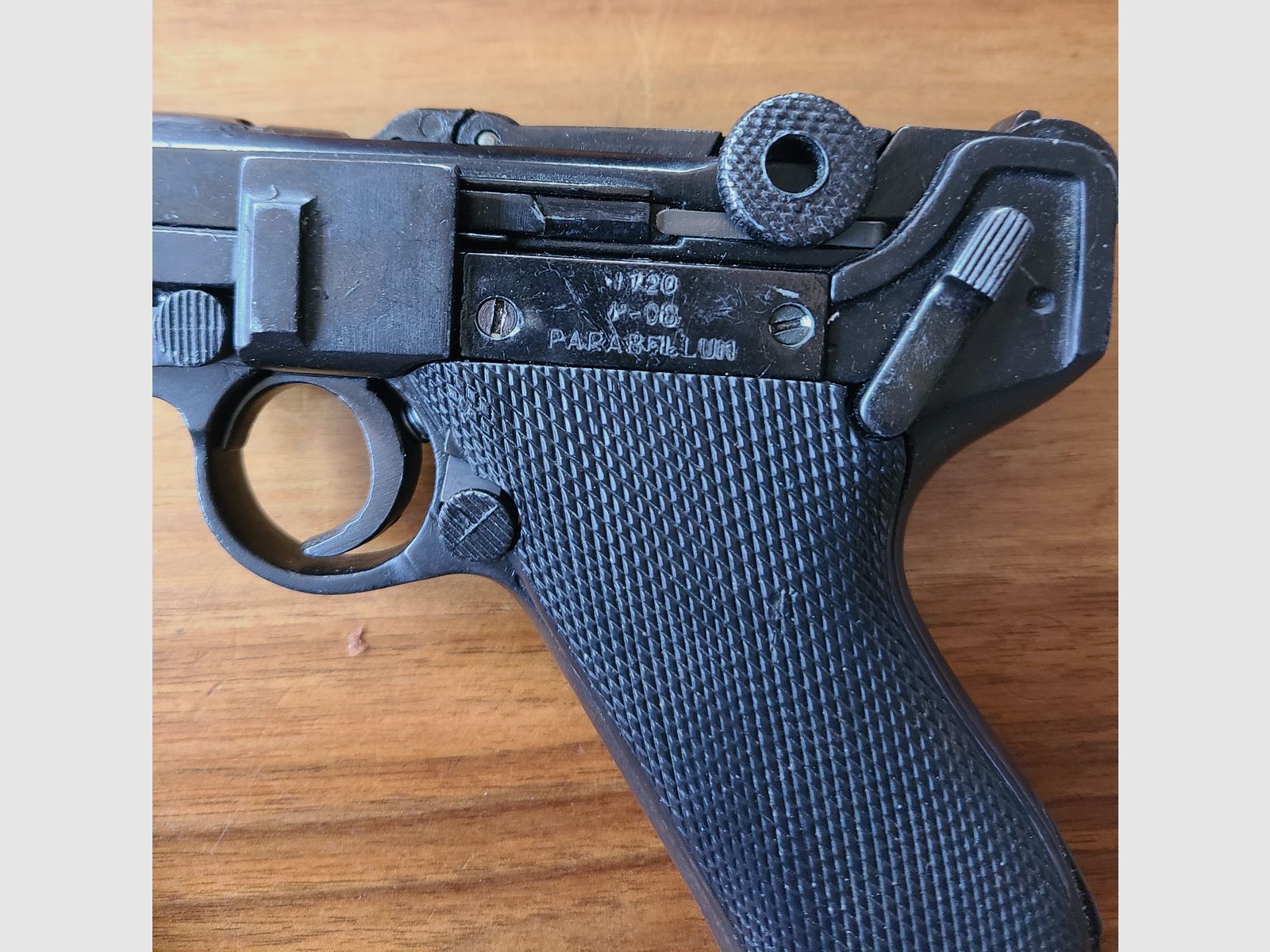 Pistola decorativa Luger p08 reale, canna chiusa (non funzionante)