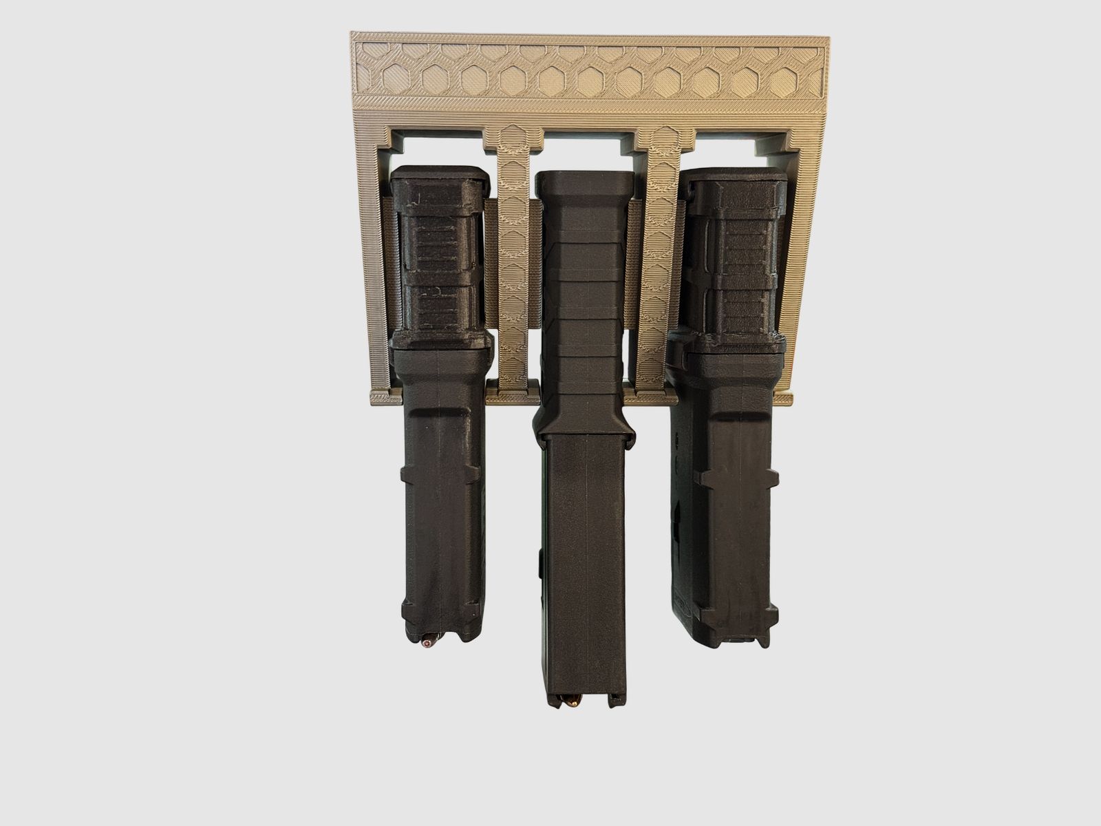 Magnetic magazine holder for AR-15, Glock & CZ – Space-saving & no drilling