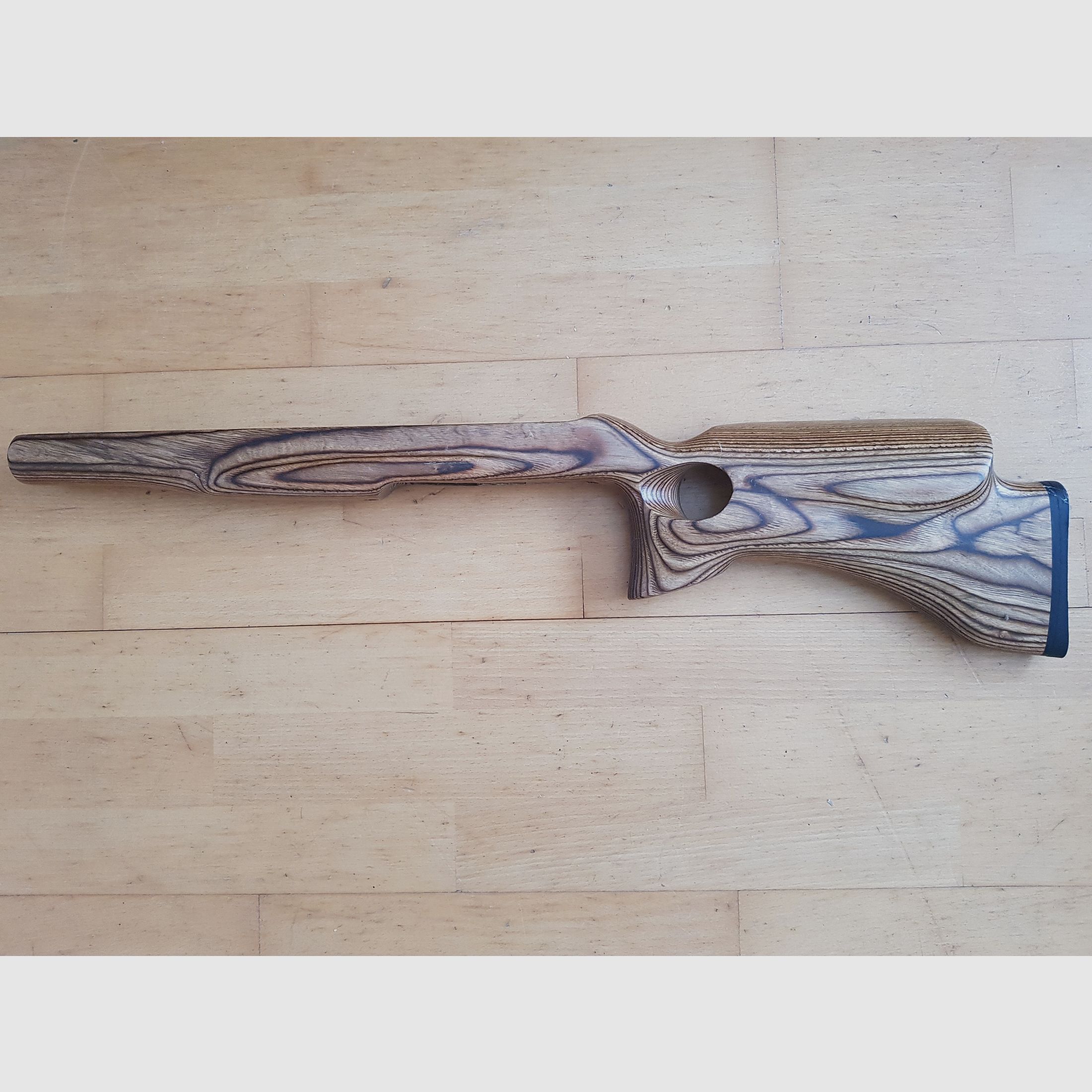 Ruger 10/22 Target, roestvrij staal "tactisch" met pistoolgreep en uitschuifbare schoudersteun (Magpul)