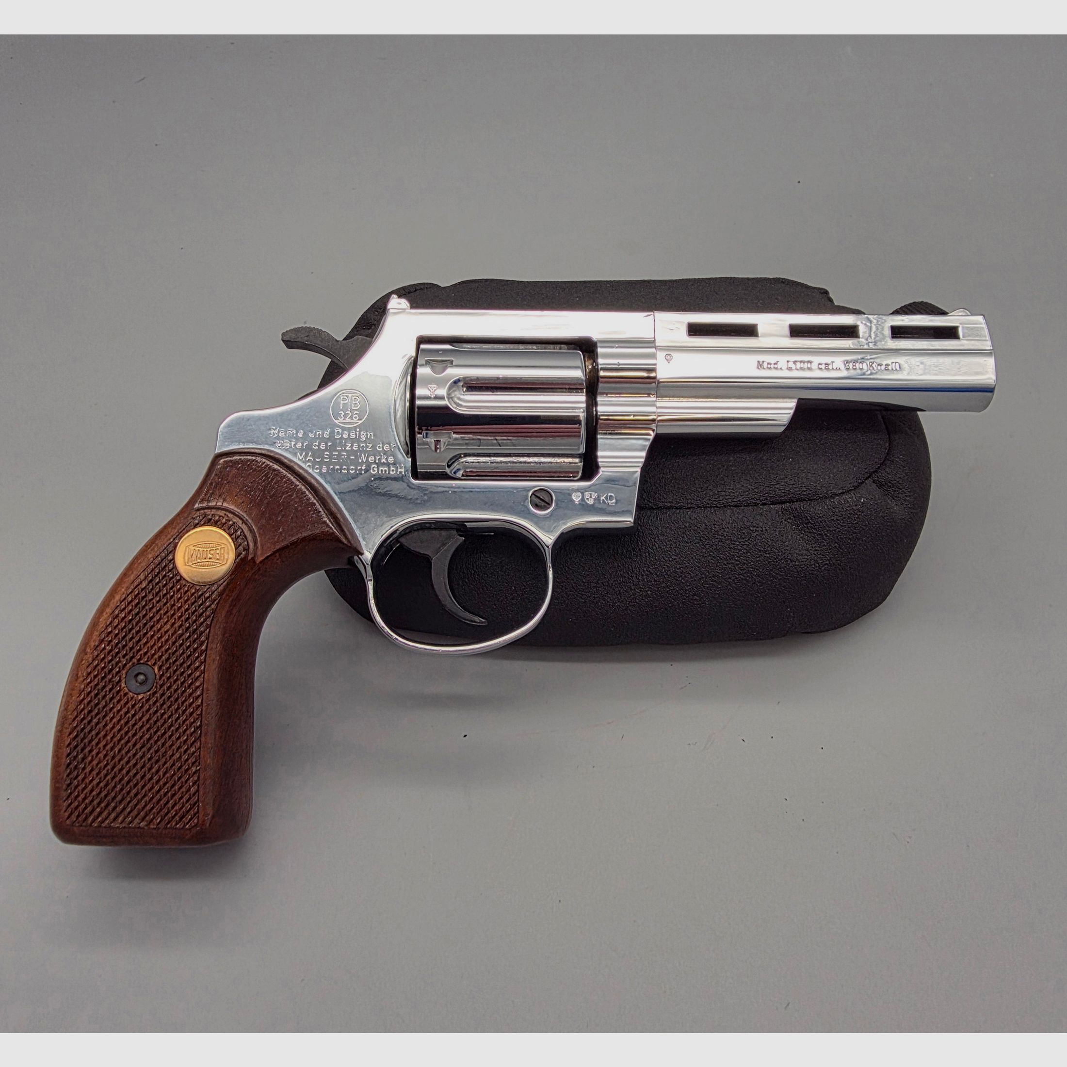 Sammler SRS Revolver Mauser L100 Chromfinish mit Holzgriffen im Kaliber 9mm Knall .380 Schreckschuss