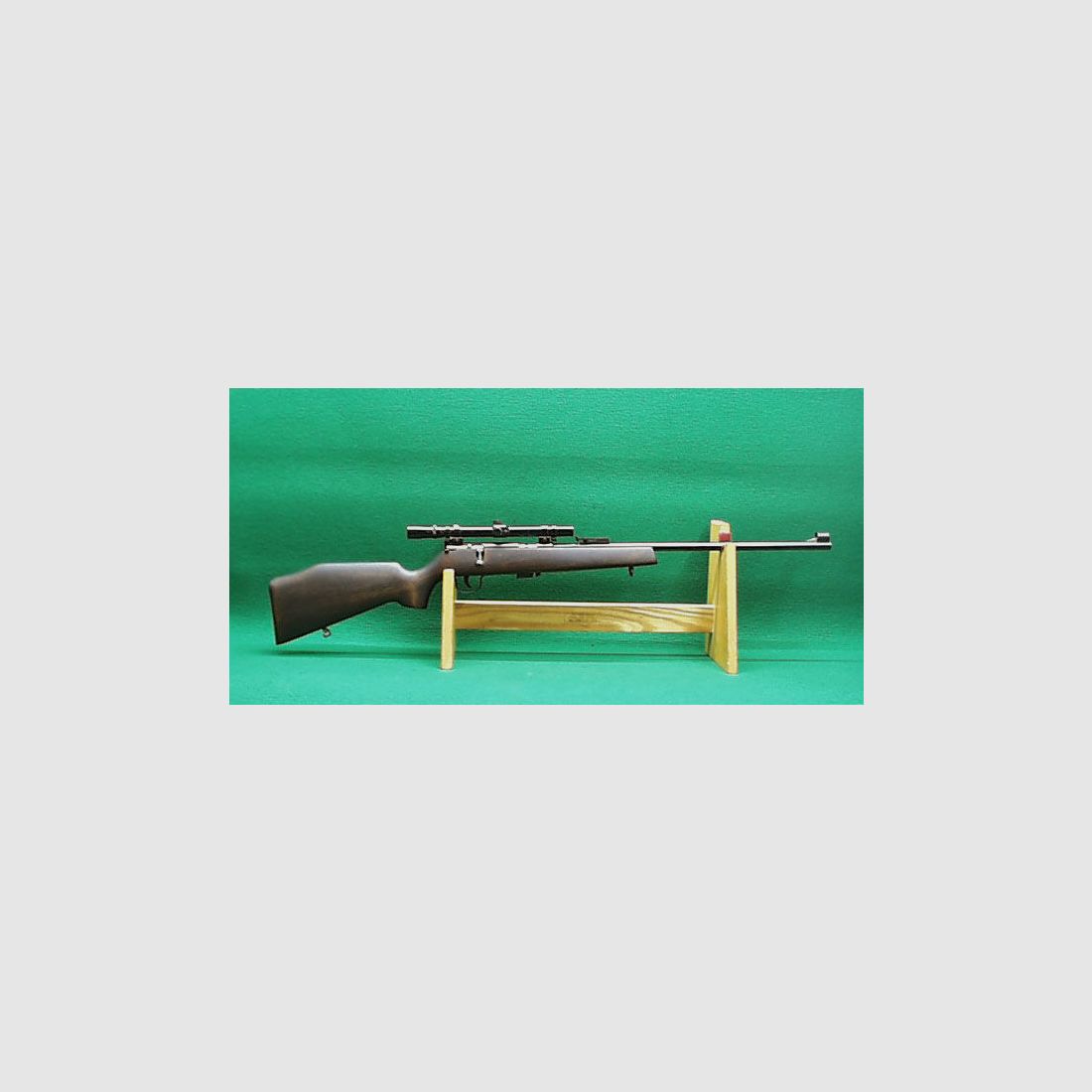 Voere Vöhrenbach Repetiergewehr mit Zielfernrohr