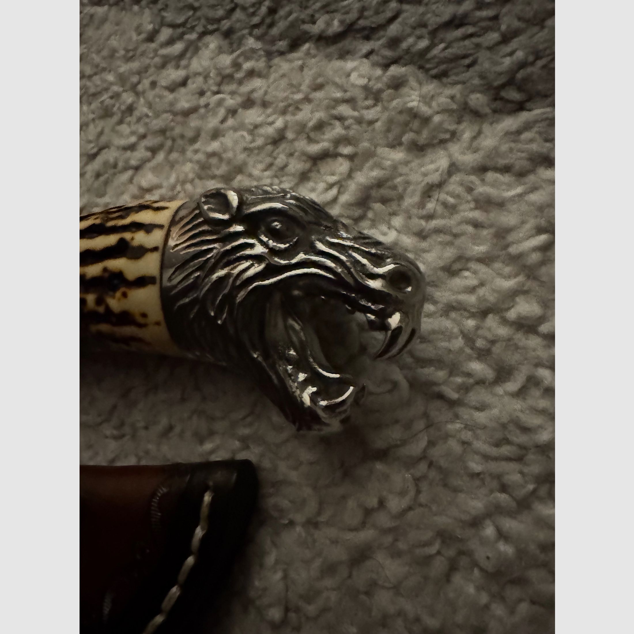 Jagdmesser Mit Dicker echtlederscheide Unbenutzt