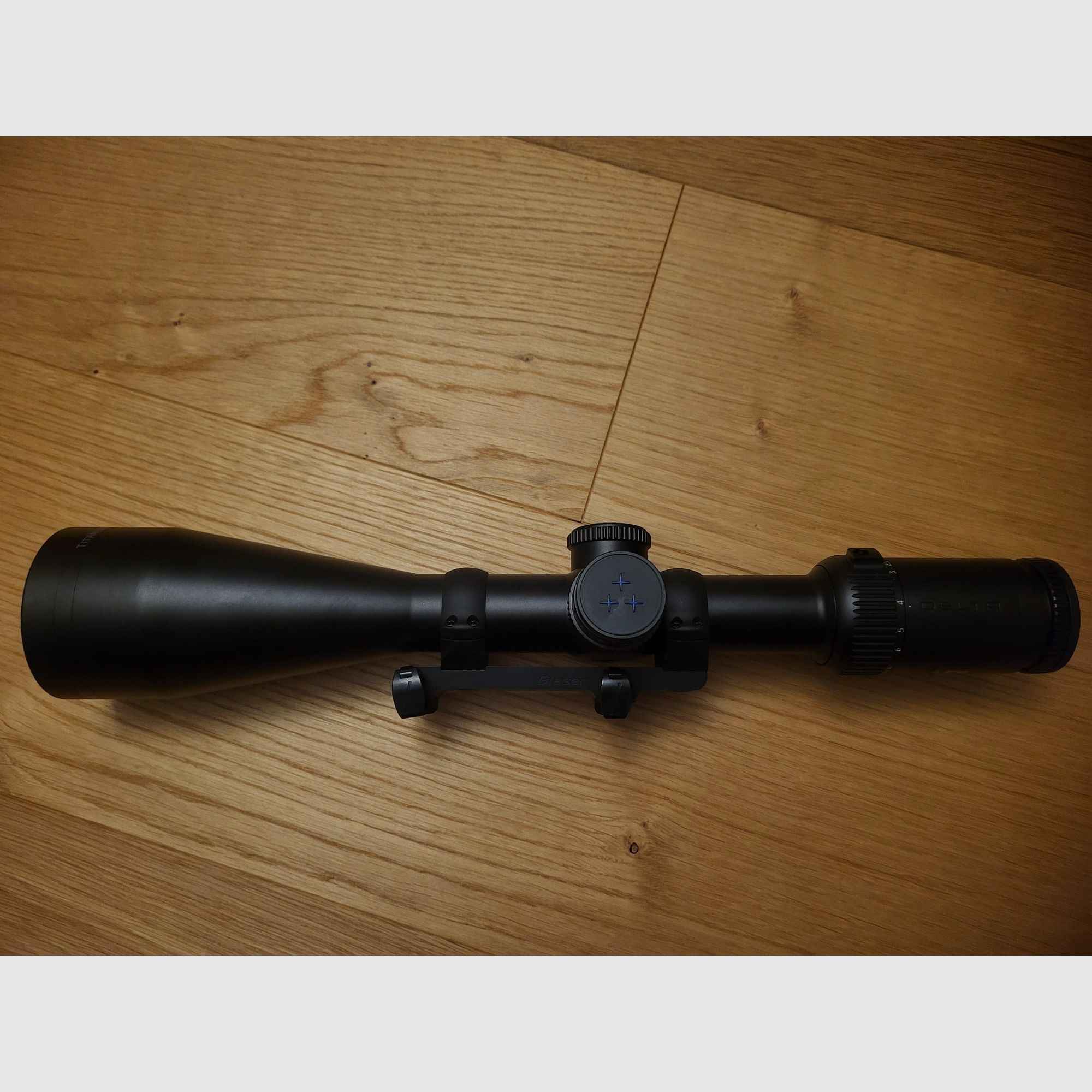 Zielfernglas Delta Titanium HD 2,5-15x56 4A S(MOA) inkl. original Blaser Sattelmontage
