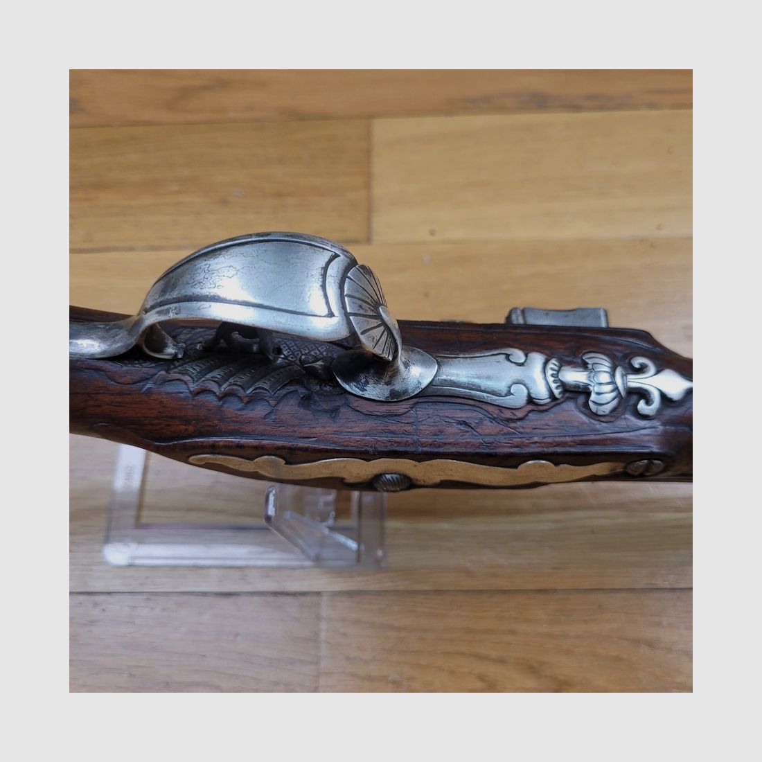 Splendido fucile a pietra per bambini – fabbricazione XVIII secolo Luigi XIV – 1715 – Finiture in argento – Lavoro di oreficeria – Funzionamento impeccabile – Arma di lusso – Stato eccezionale e grande rarità – TBE +, immagine 16 di 49