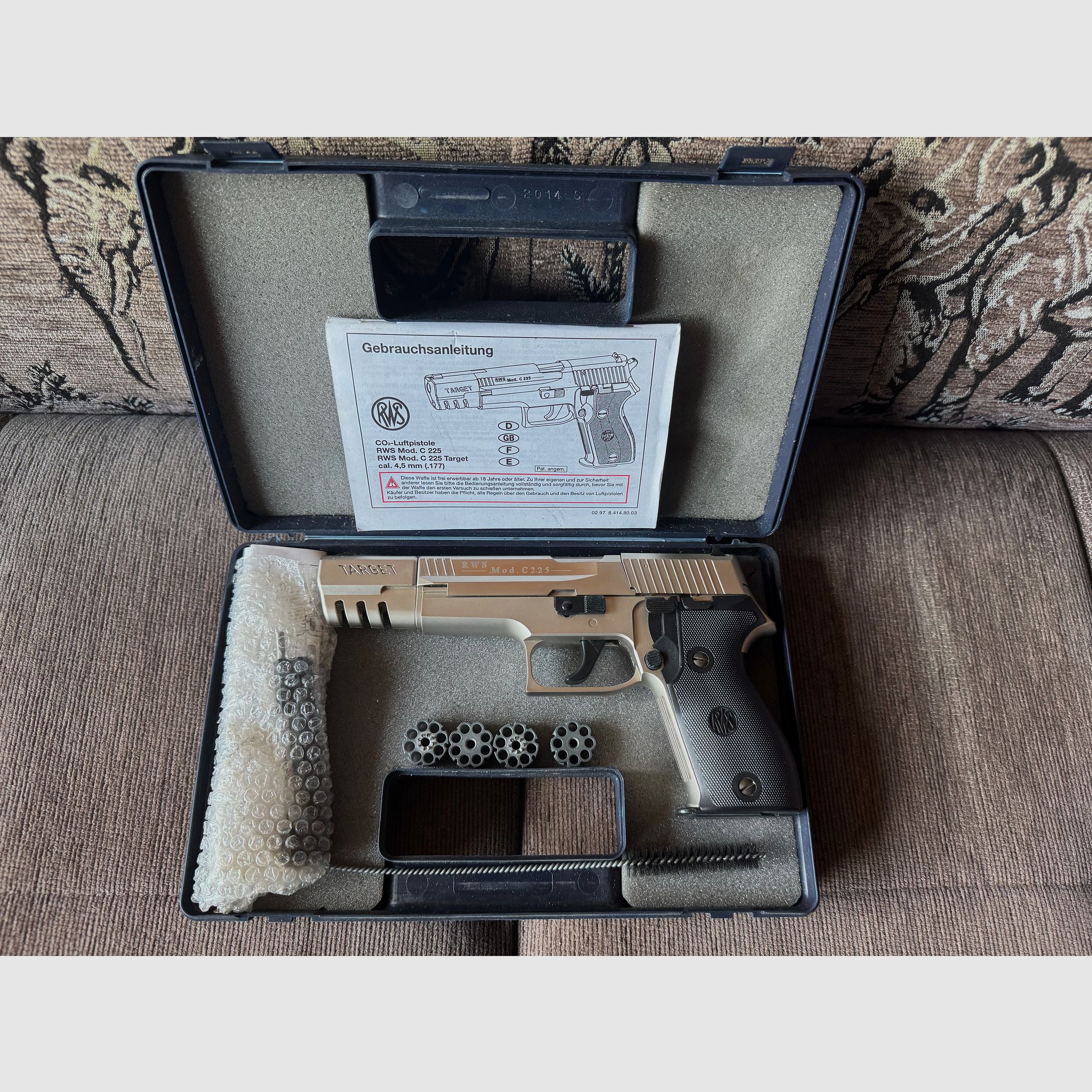 RWS Mod. C225 Target Co2 con 5 magazine (guarnizione deve essere nuova!)
