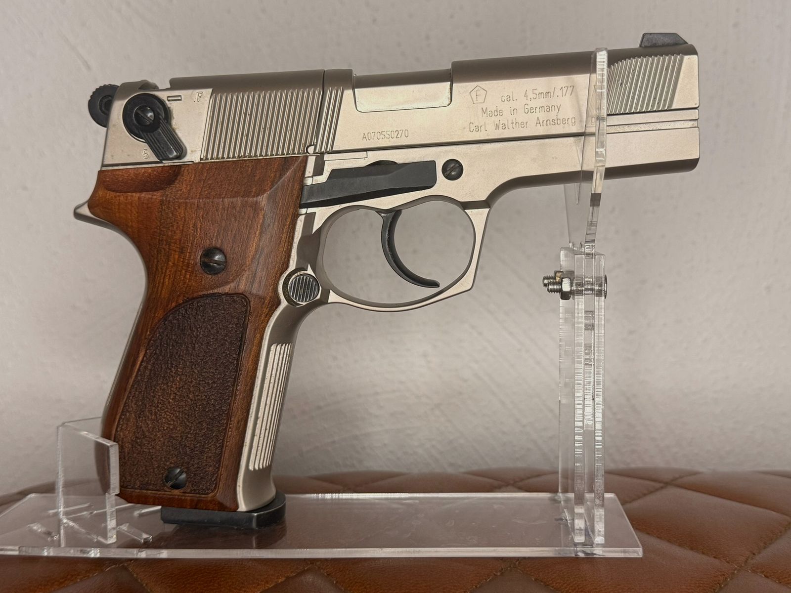 Walther CP88 4 inch 4.5 mm Diabolo Nickel (P18) Co2 pistol with wooden stock