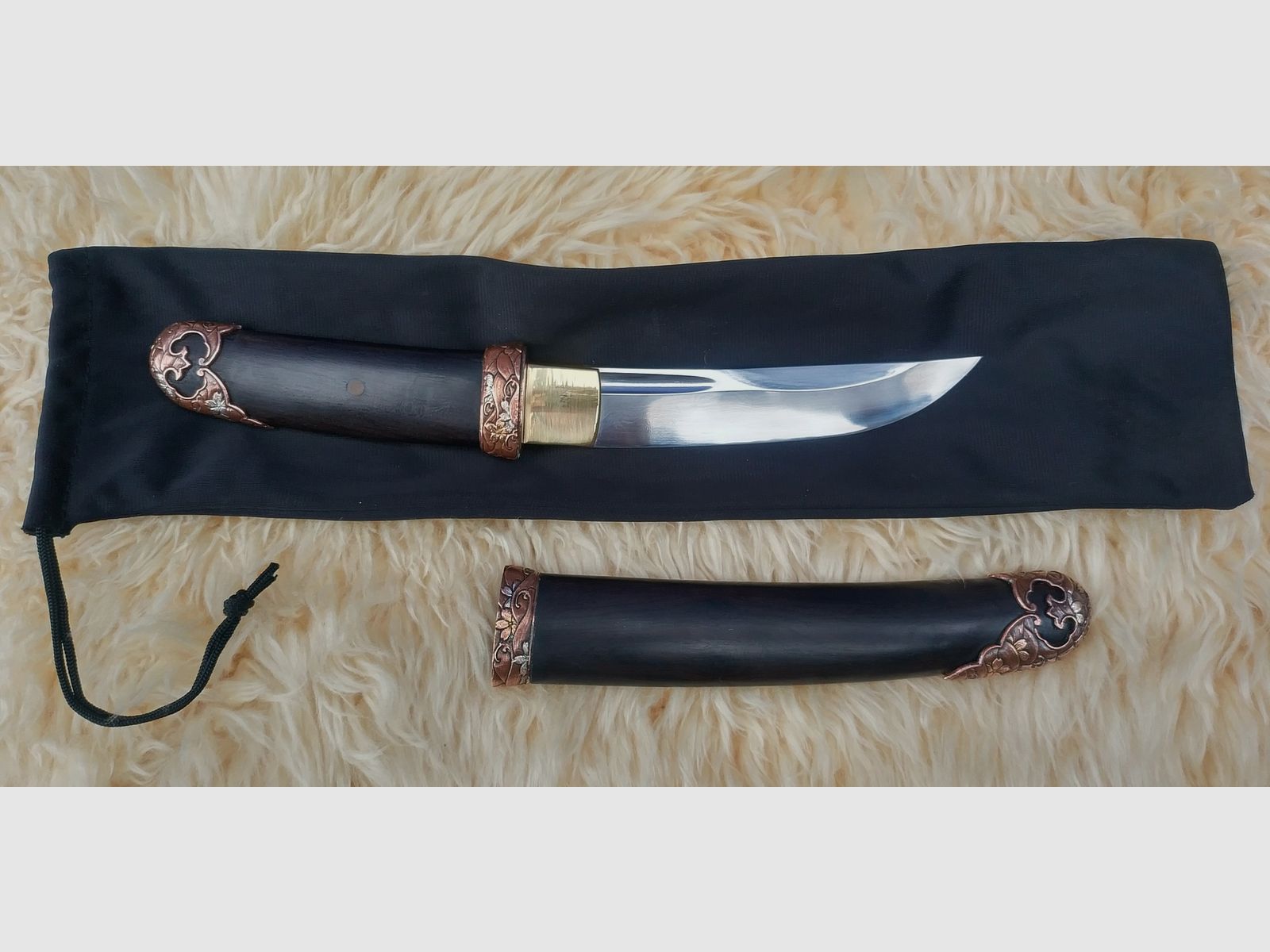 handpolierter Sanmai Tanto mit Heft und Scheide aus Ebenholz