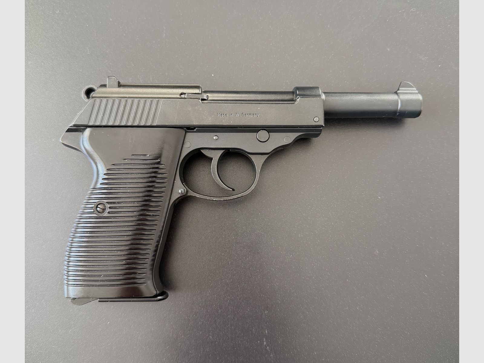 ERMA EGP 88, P1 P38 Nachbau, Kal. 8mmK und Kal. .35, Originalverpackung, Sammlerstück