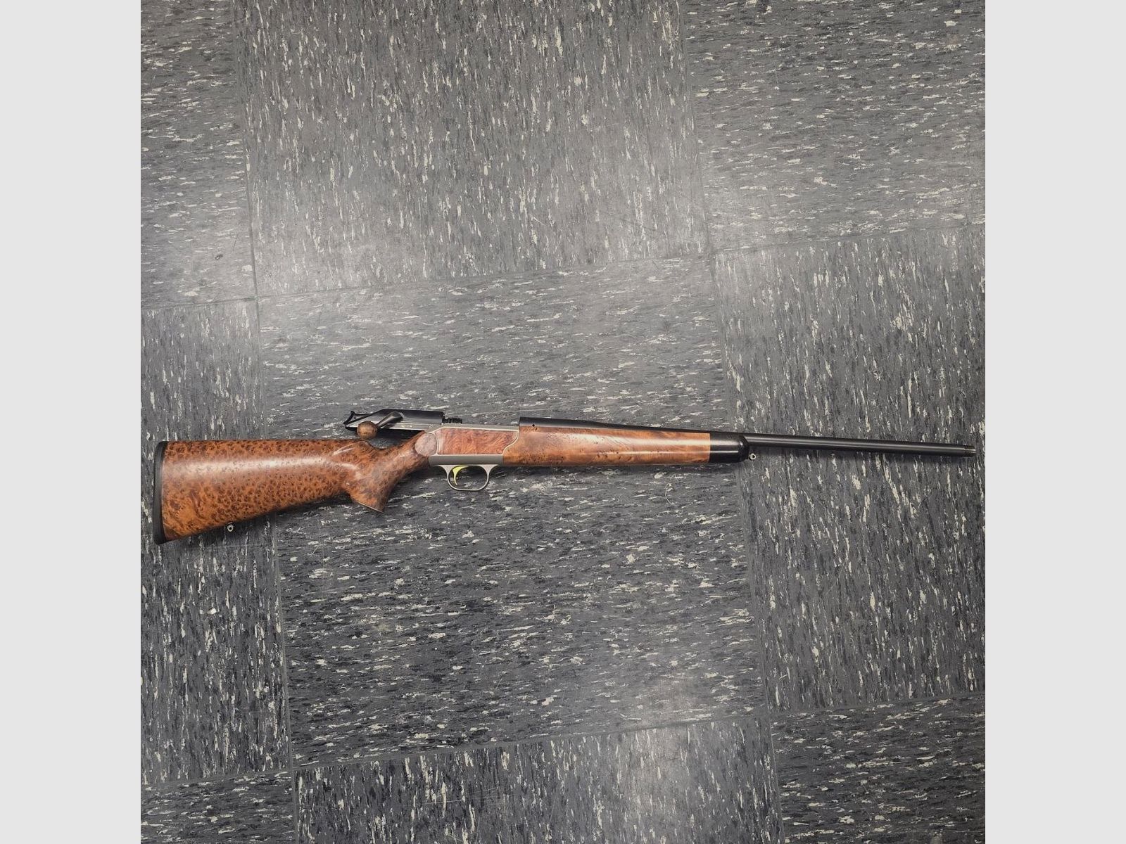 Blaser R93 Luxus in 8x68S mit Tuja Sonderschaft