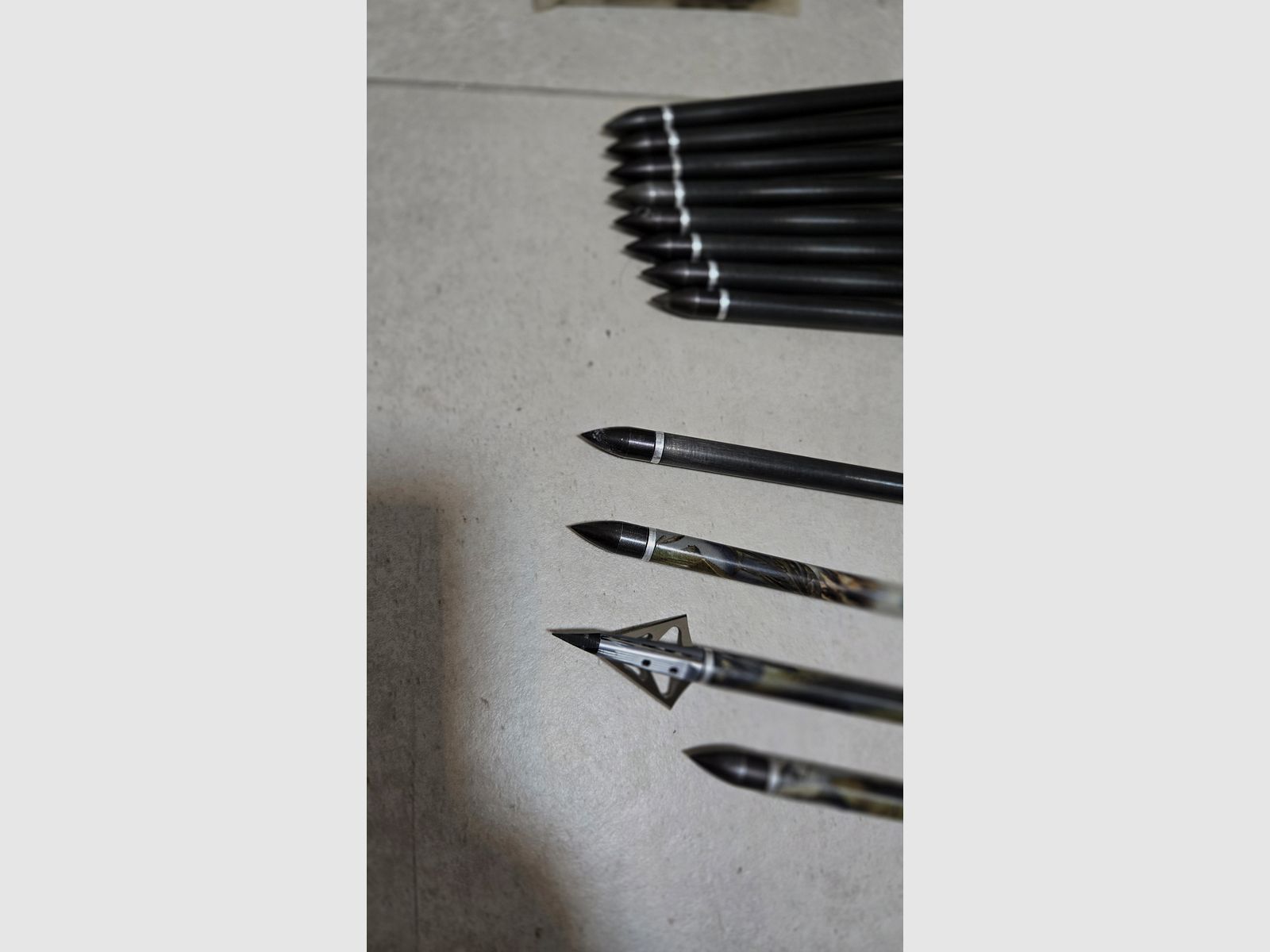 9x Carbonbolzen 22“ Easton Flatline 9,3 GPI mit 125gr Spitzen für Armbrust