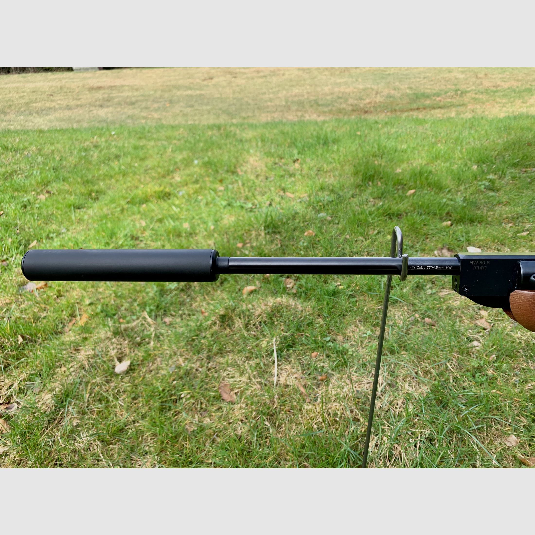 Weihrauch HW 80 K con silenciador cal. 4,5 mm y visor 3-9x40 compacto