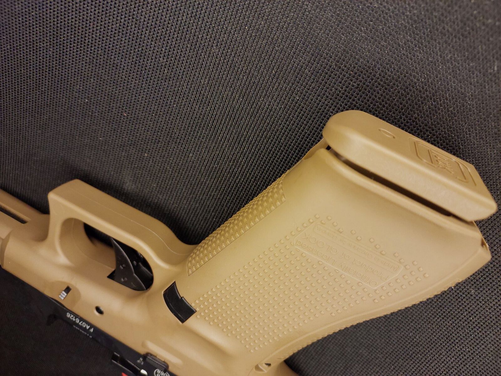 Glock 17 Gen5 Schreckschuss Pistole French Army 9 mm P.A.K. Coyote, French Army Edition (PTB 1068) - 2 Magazin