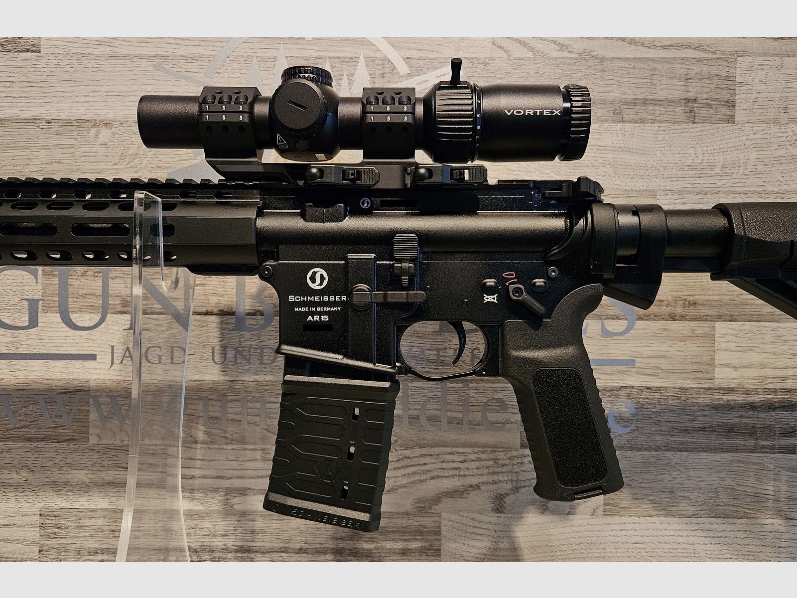 Schmeisser AR-15 M5FL Black 16.75" cal. .223Rem. with ZF Vortex Strike Eagle - New goods from the specialist trade