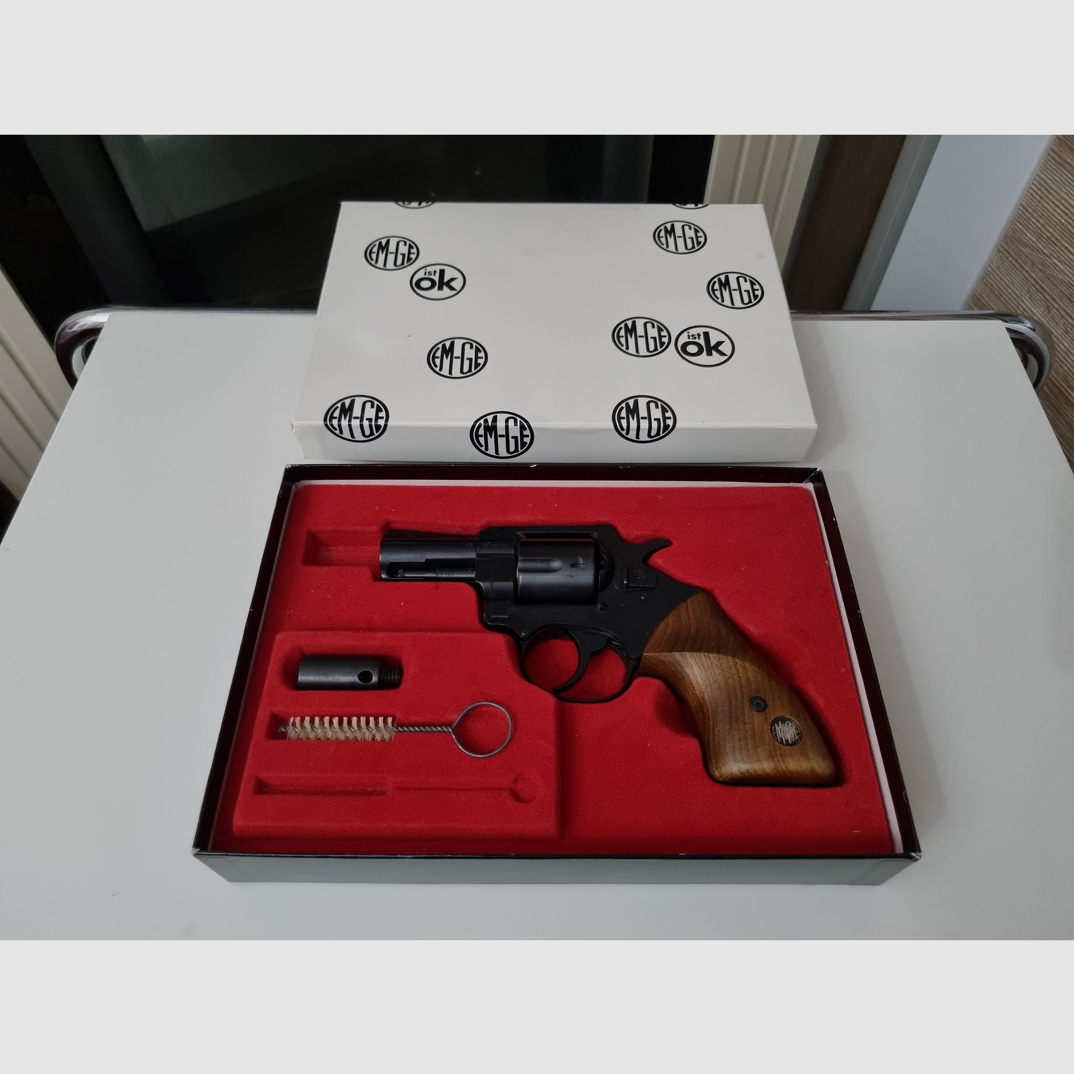Blank firing revolver EM-GE 42 9mm bang