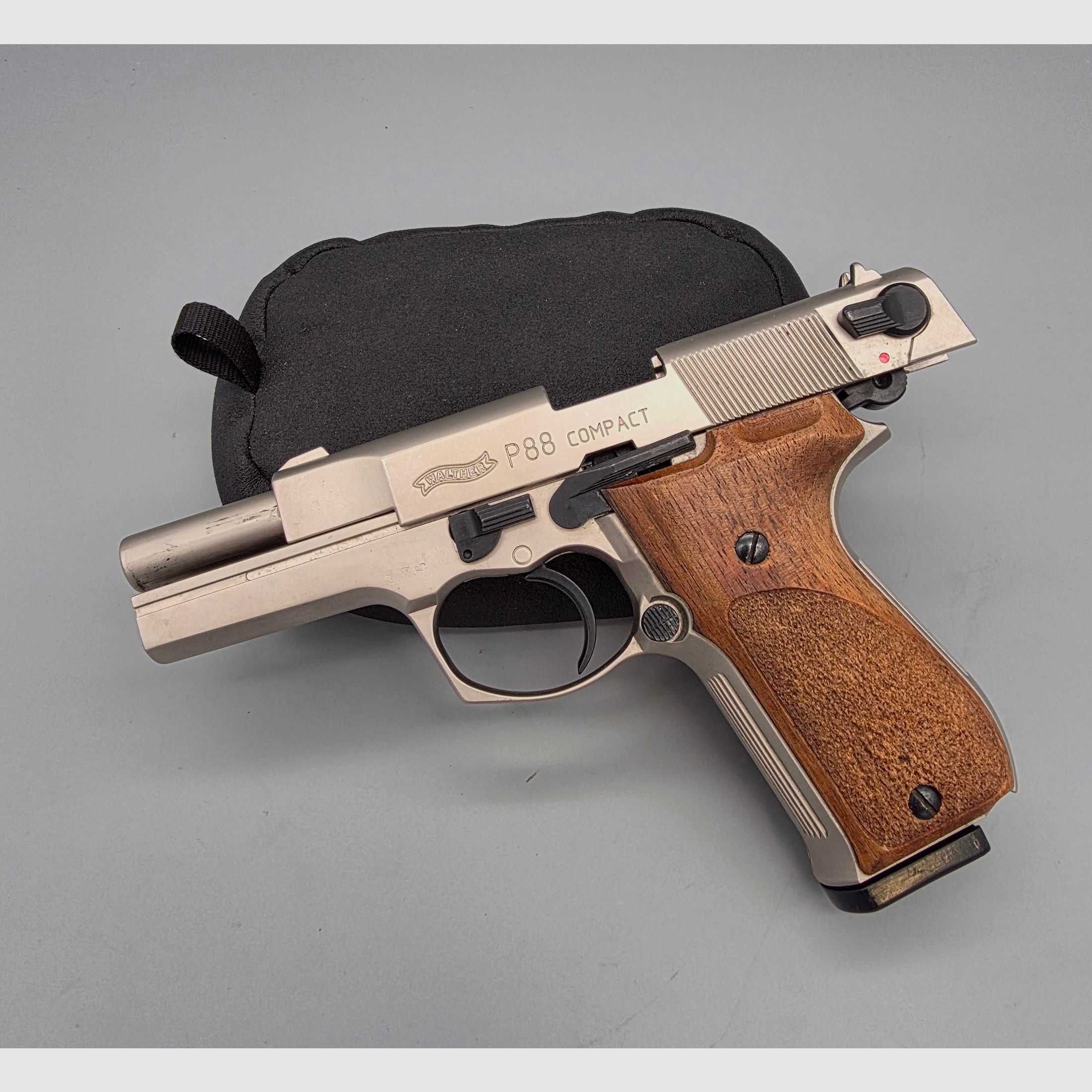 Collector rare Walther P88 caliber 9mm PAK in nickel with wooden grips from the year 2002 with PTB 764 blank firing SRS
