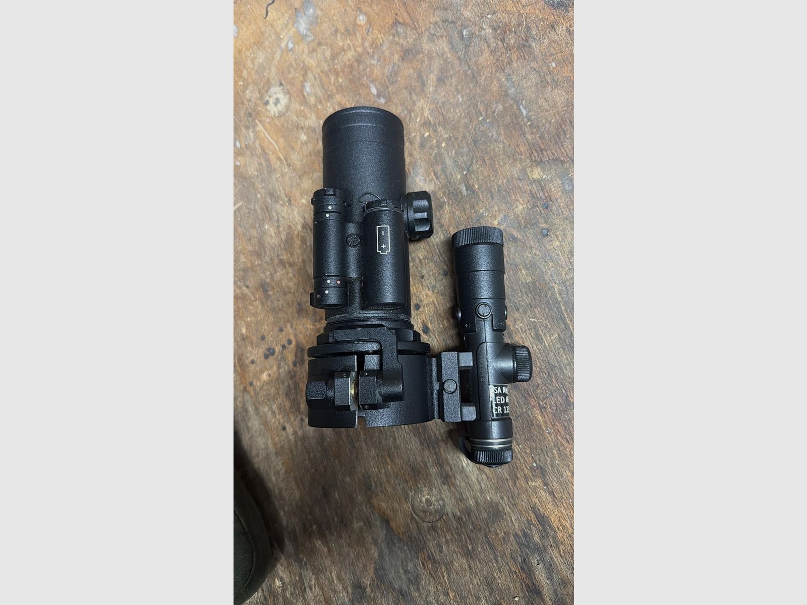 Dipol DN37 pro mini appareil de vision nocturne avec éclairage Nightlux IR-850