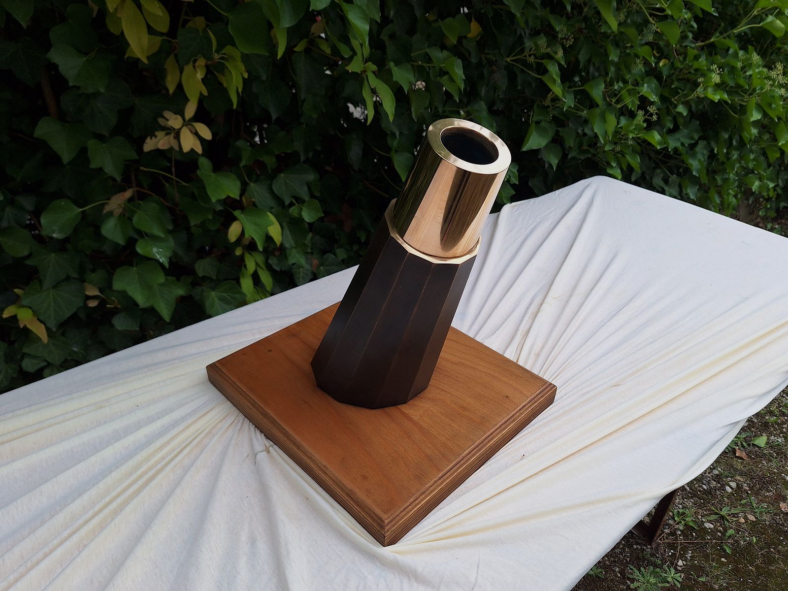 Fixed bronze mortar