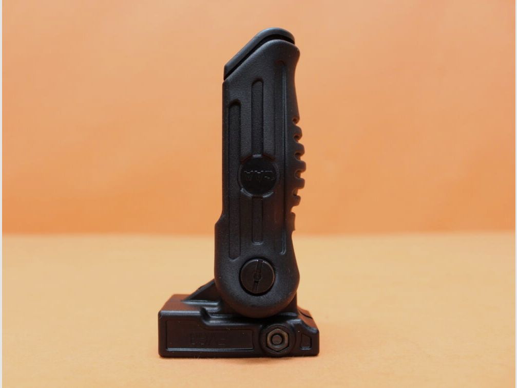 CAA Tactical CAA Vordergriff FVG-3B 3-Pos. klappbar mit Batteriefach, Polymer schwarz für Picatinnyprofil