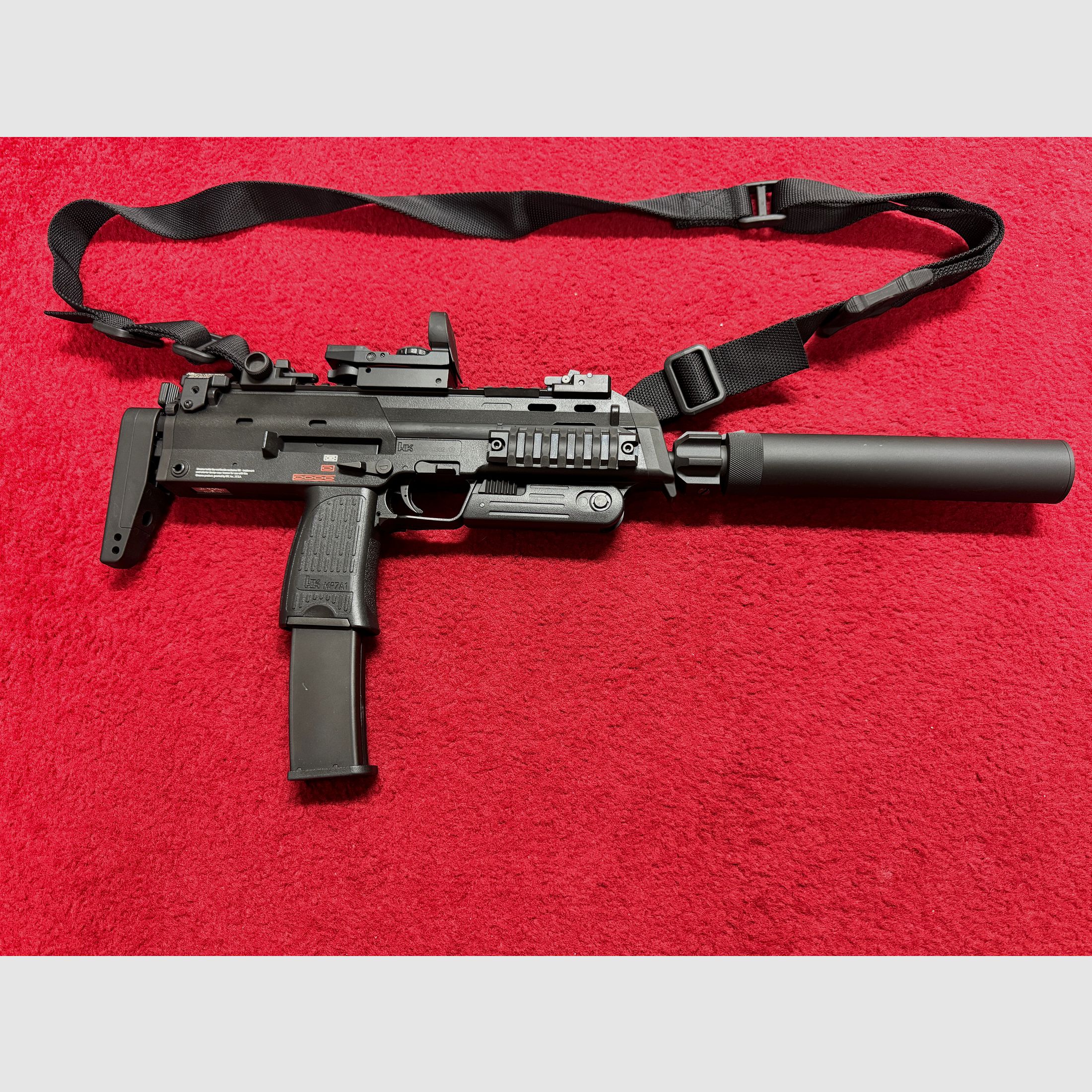 VFC H&K MP7 A1  GBB Gas Blow Back Airsoft 6mm  + Sling -Schalldämpfer- Micro Dot 