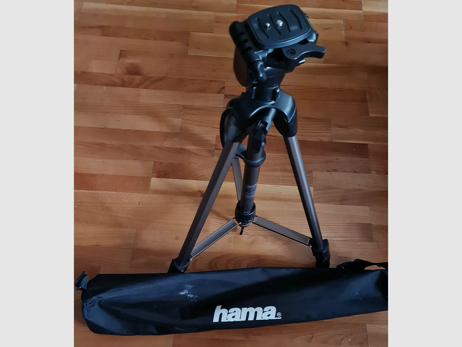 Stativ  mit Spektiv