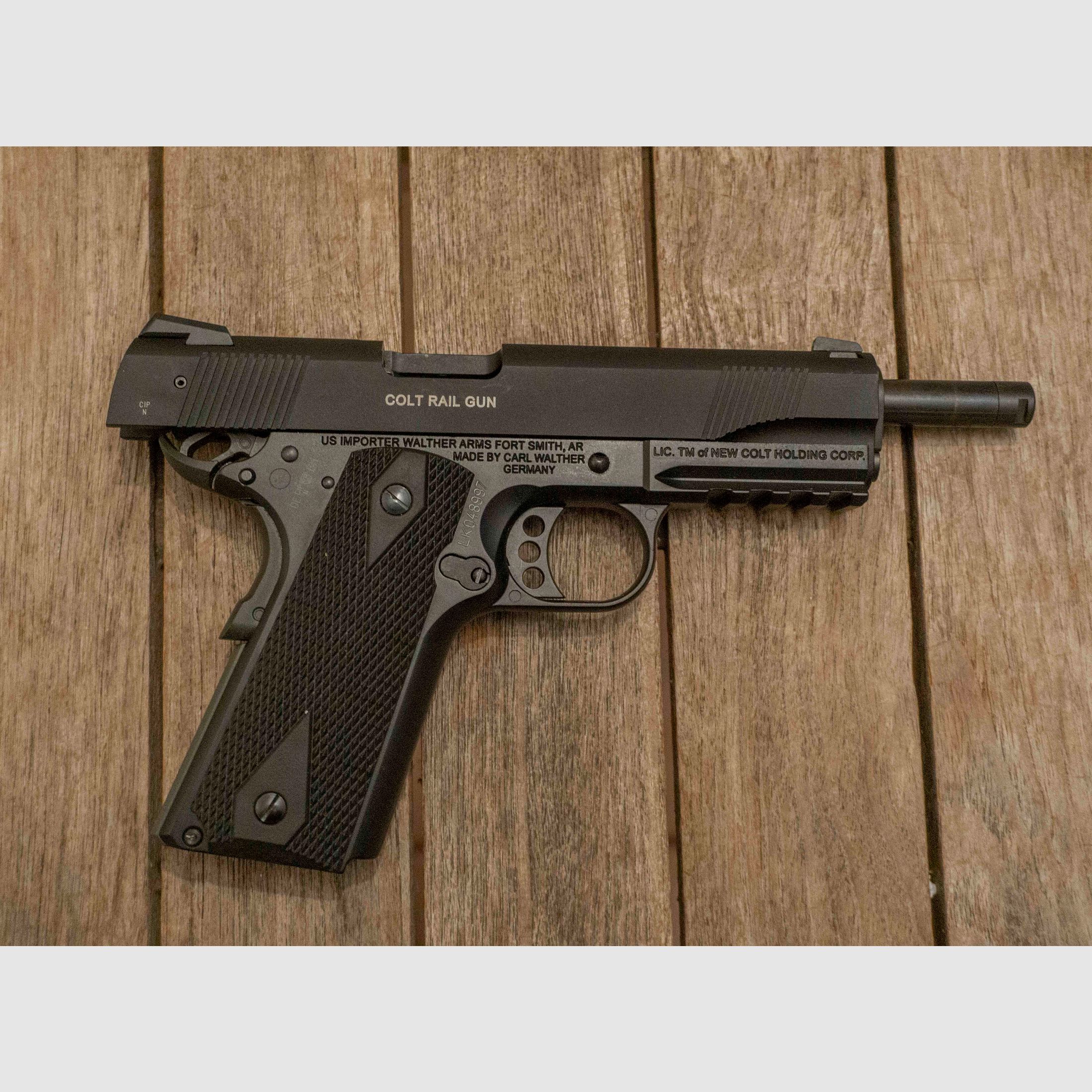 Pistole Colt 1911 Rail Gun Government Modell 22lfB