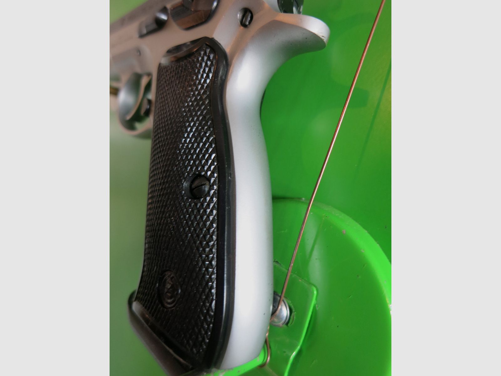 Brünner CZ75 DUO TONE bzw. ČZ 75 (Česká zbrojovka), halbauto. Selbstladepistole Kaliber 9 × 19 mm       #36