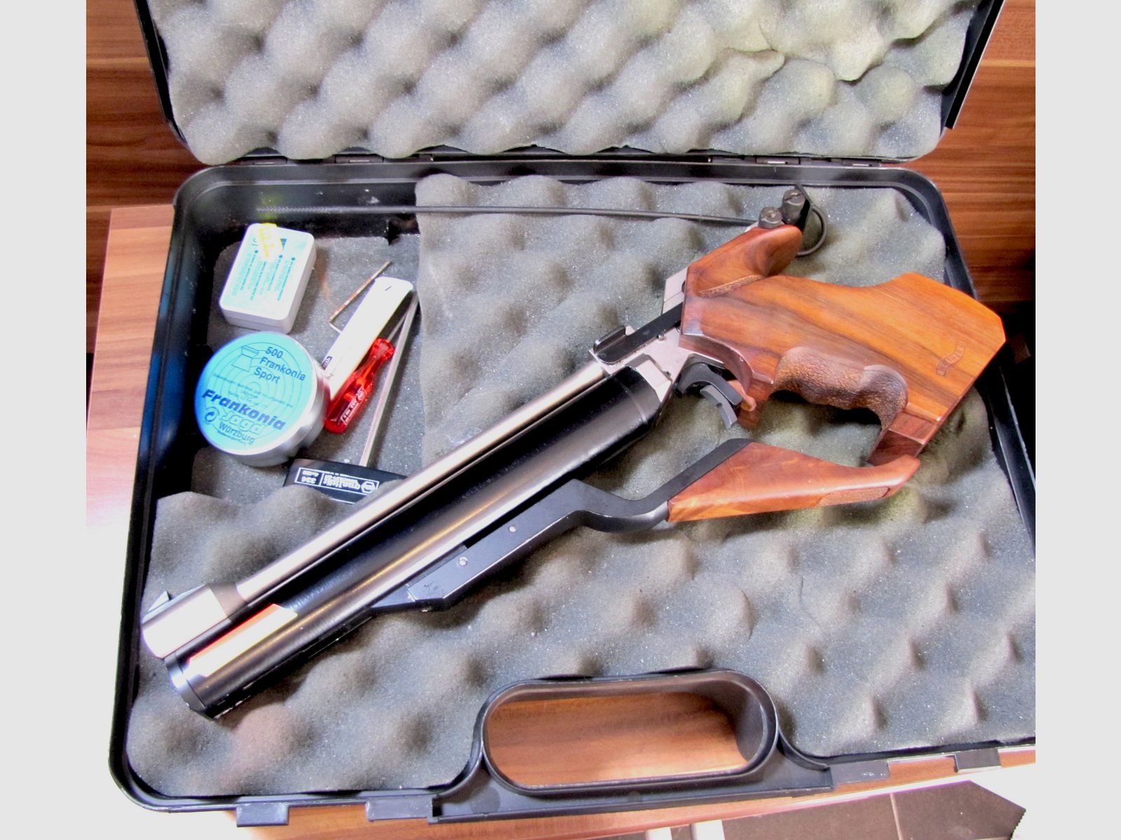 Walther LPM1 air pistol