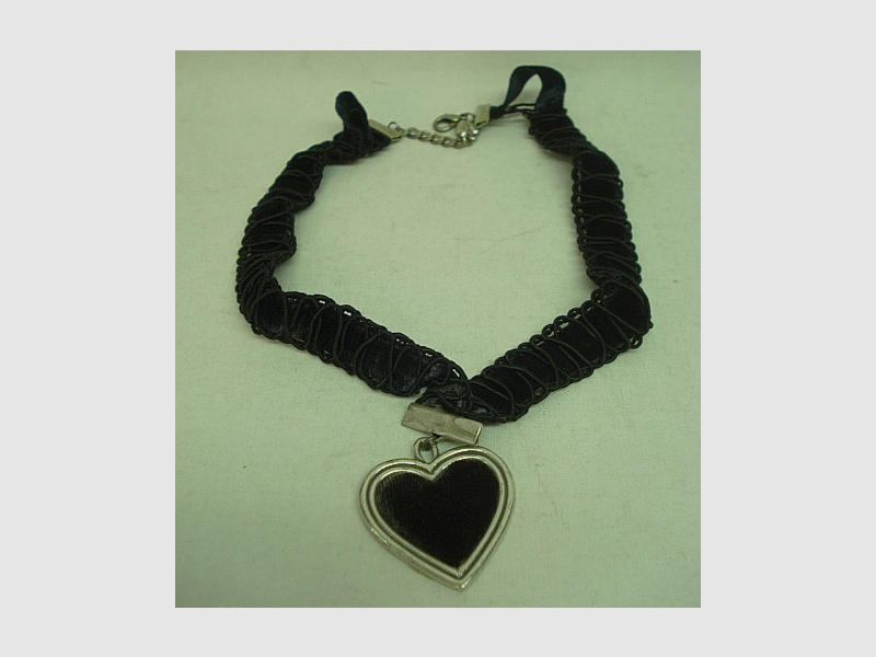 Aida de terciopelo negro - con un corazón en terciopelo negro