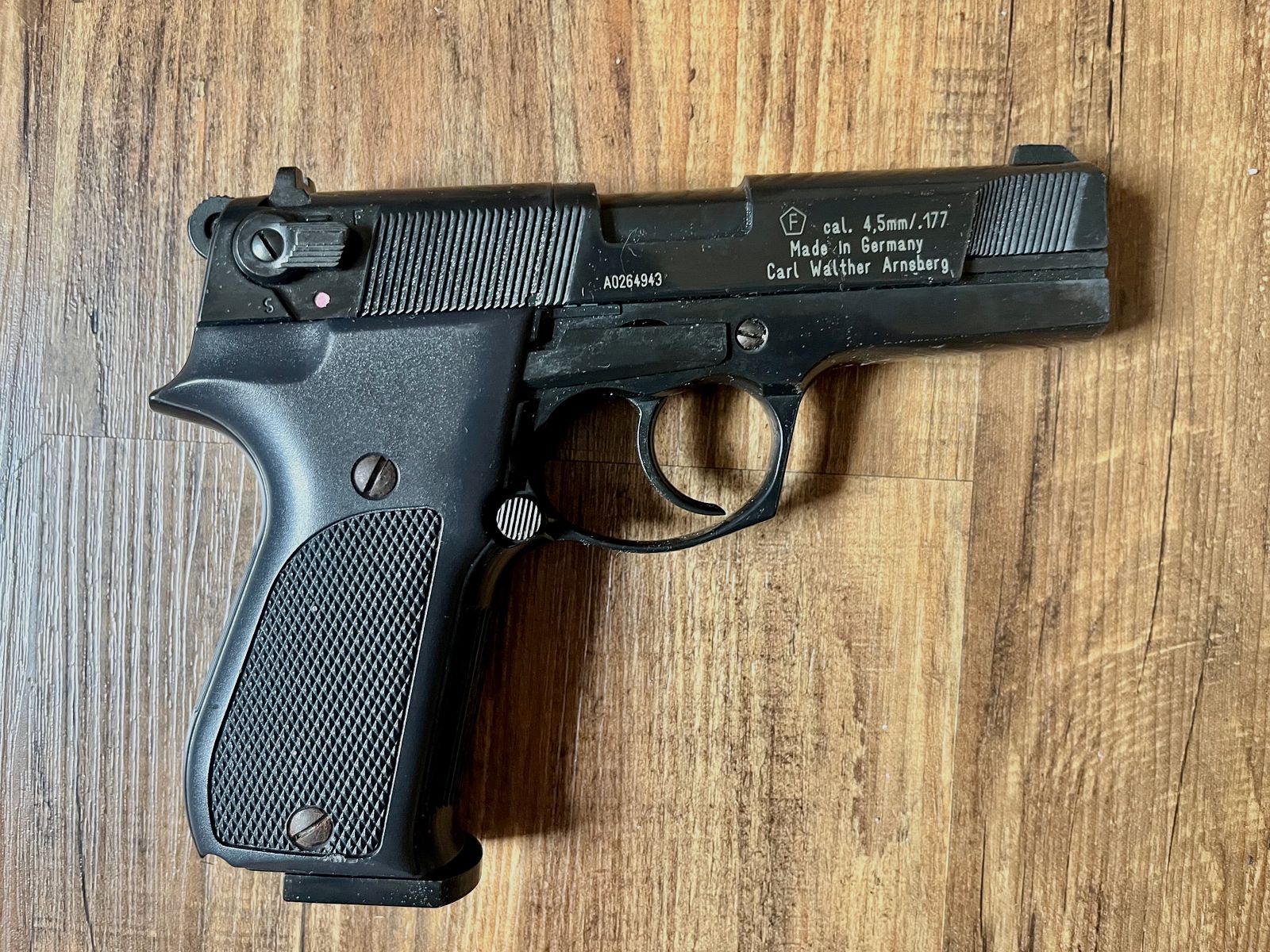 Walther CP88 gas pistol blank firing gun