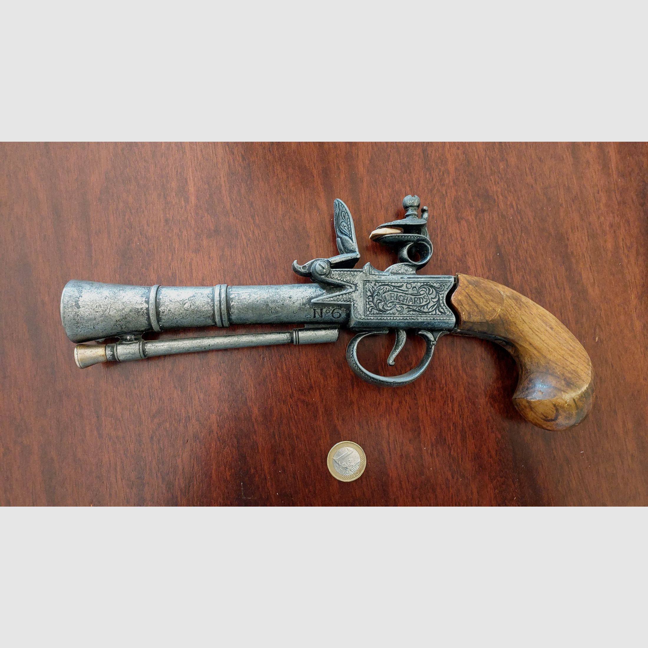 Replica Steinschlosspistole „Blunderbluss Tromblon“ – Piraten Deko – defekt