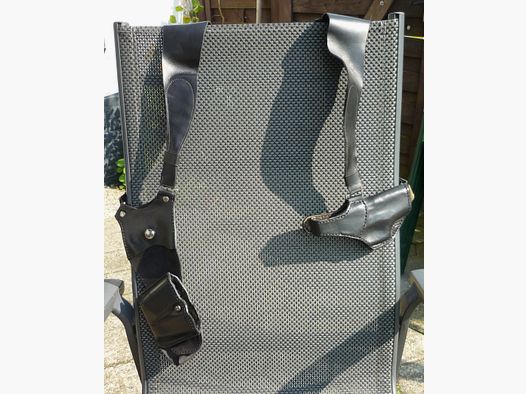 HKDesign Holster Art. Nr. 028d , Schulterholster doppelseitig linke Seite mit Holster für Glock 19 mit Snapverschluss,    rechte Seite mit  Magazintasche + Handschellenhalter -  Hoster ist als Gürtelholster ab klettbar   -  für Rechrshänder