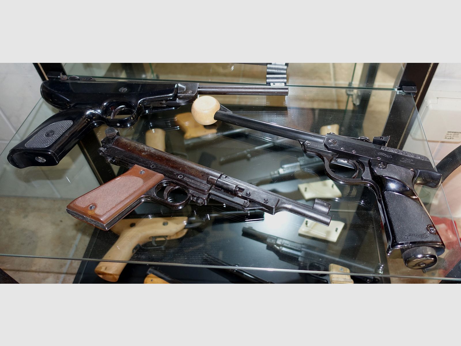 Luftpistolen Sammlung / 12 Stück / Walther LP53, Diana, Lov, Baikal, Record usw. 