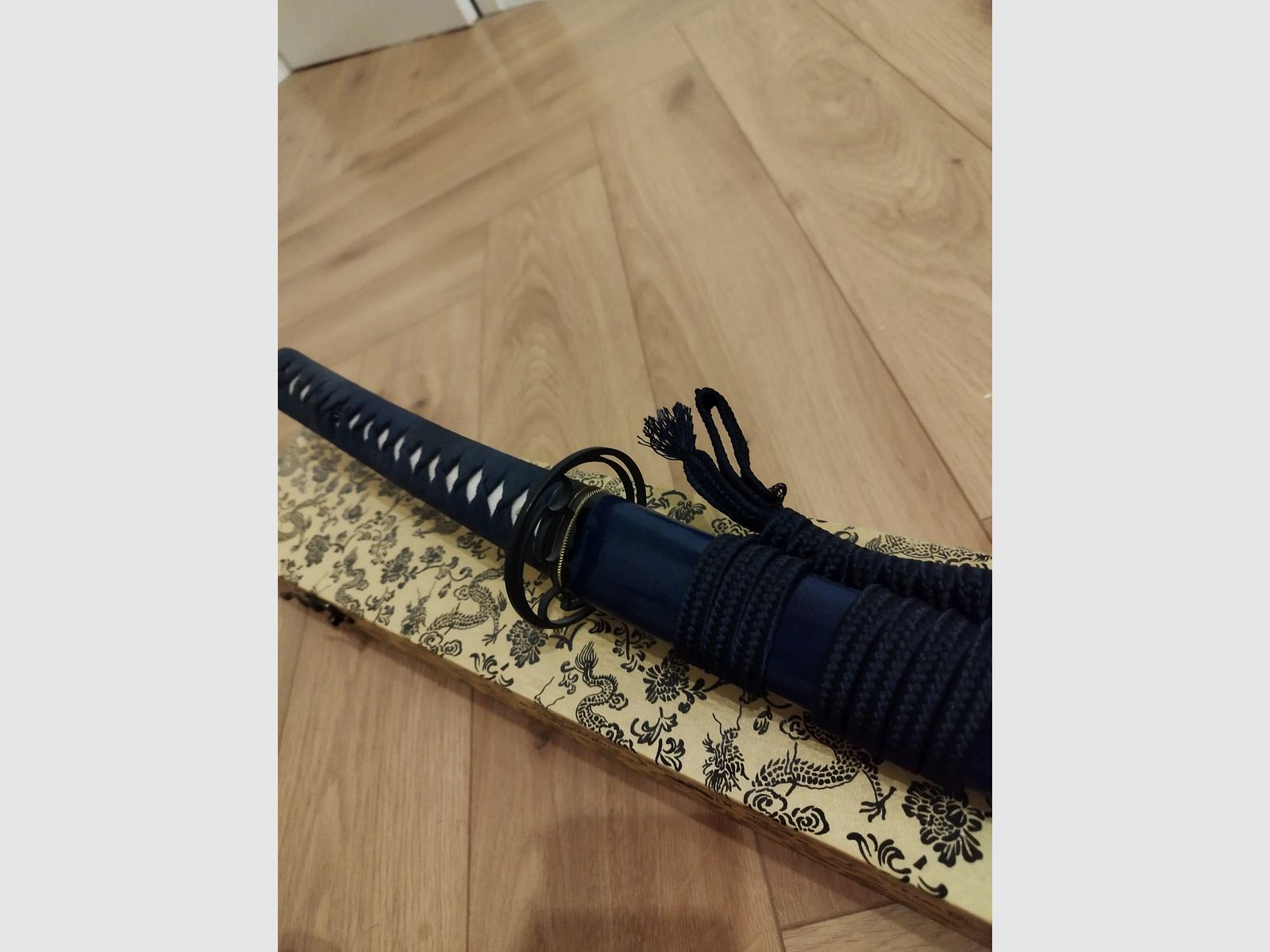 Katana blau mit scharfer Klinge aus 9260 Federstahl Saya mit Ishime Lackierung