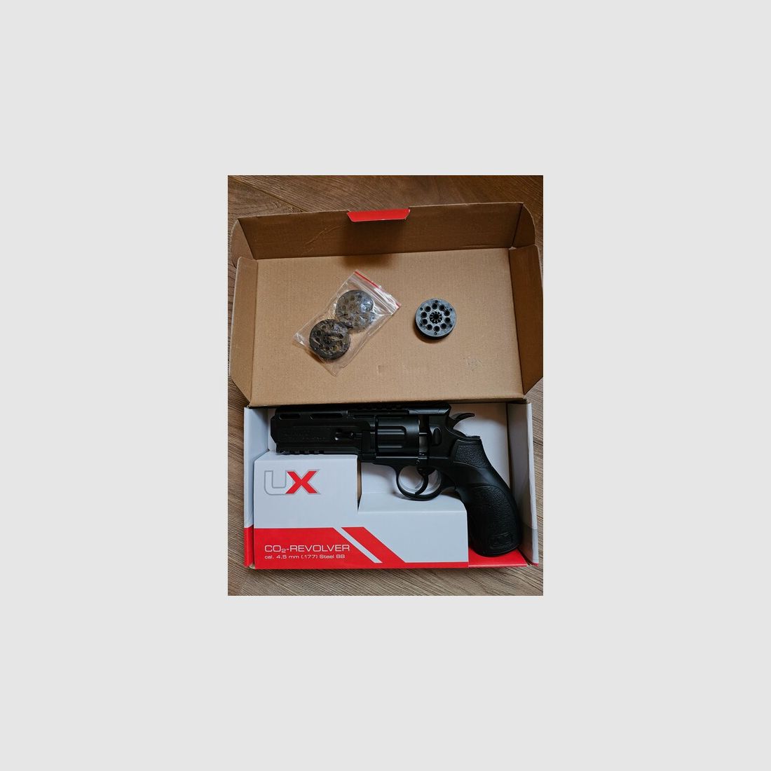 UX Umarex Tornado Co2 Revolver für BBs