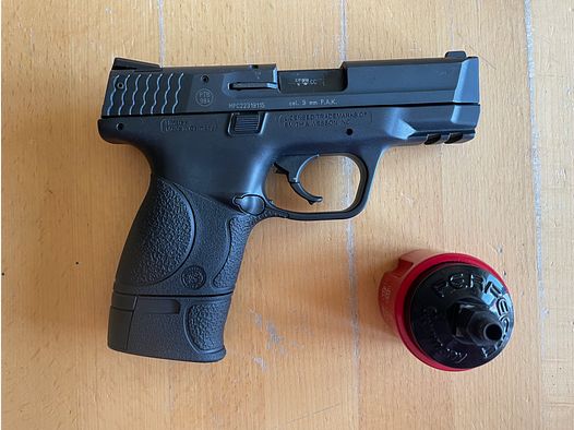 Smith & Wesson M&P 9c blank firing pistol 9 mm P.A.K. – Excellent condition – only 100 shots.