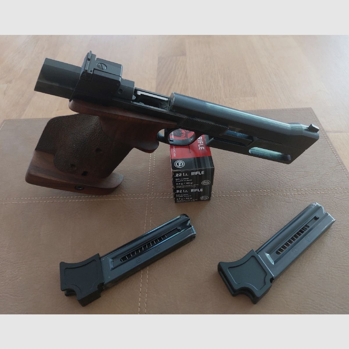 Hämmerli 215 - .22 lfb - Pistola de deporte con 2 cargadores