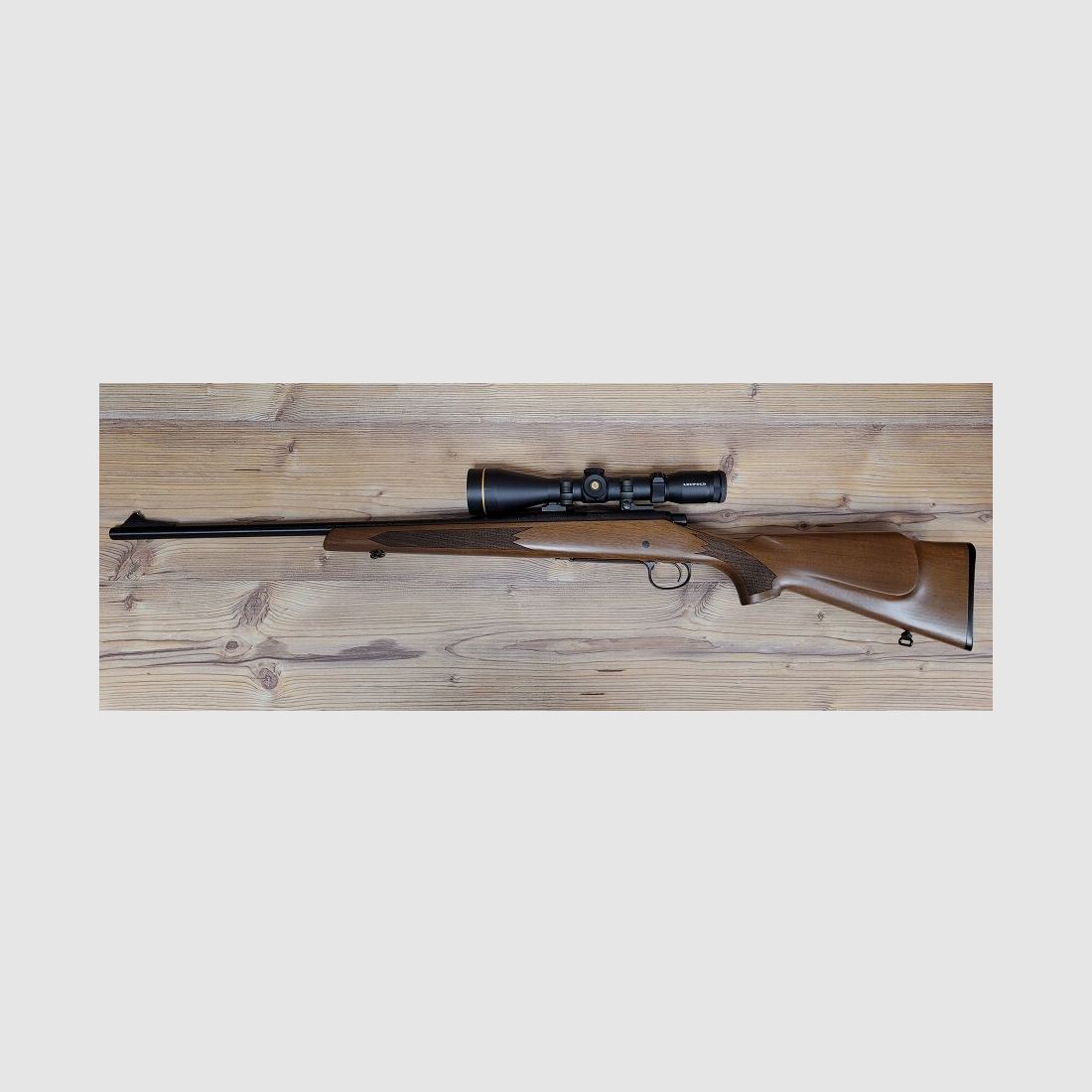 Remington 700 mit Holzschaft & Leupold 3-9x50 VX R