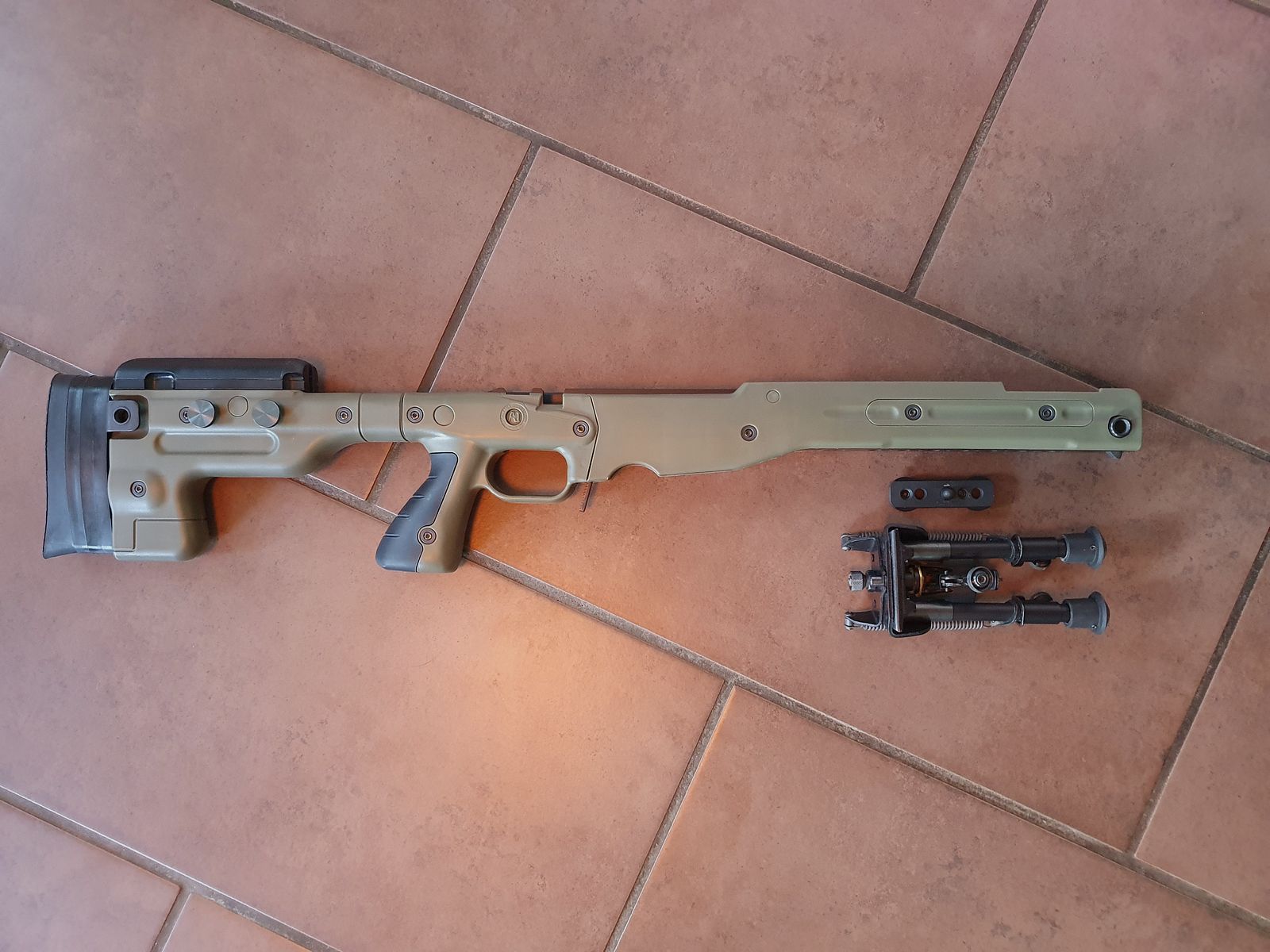 Accuracy International AT AICS Rem. 700 Long Action Chassis