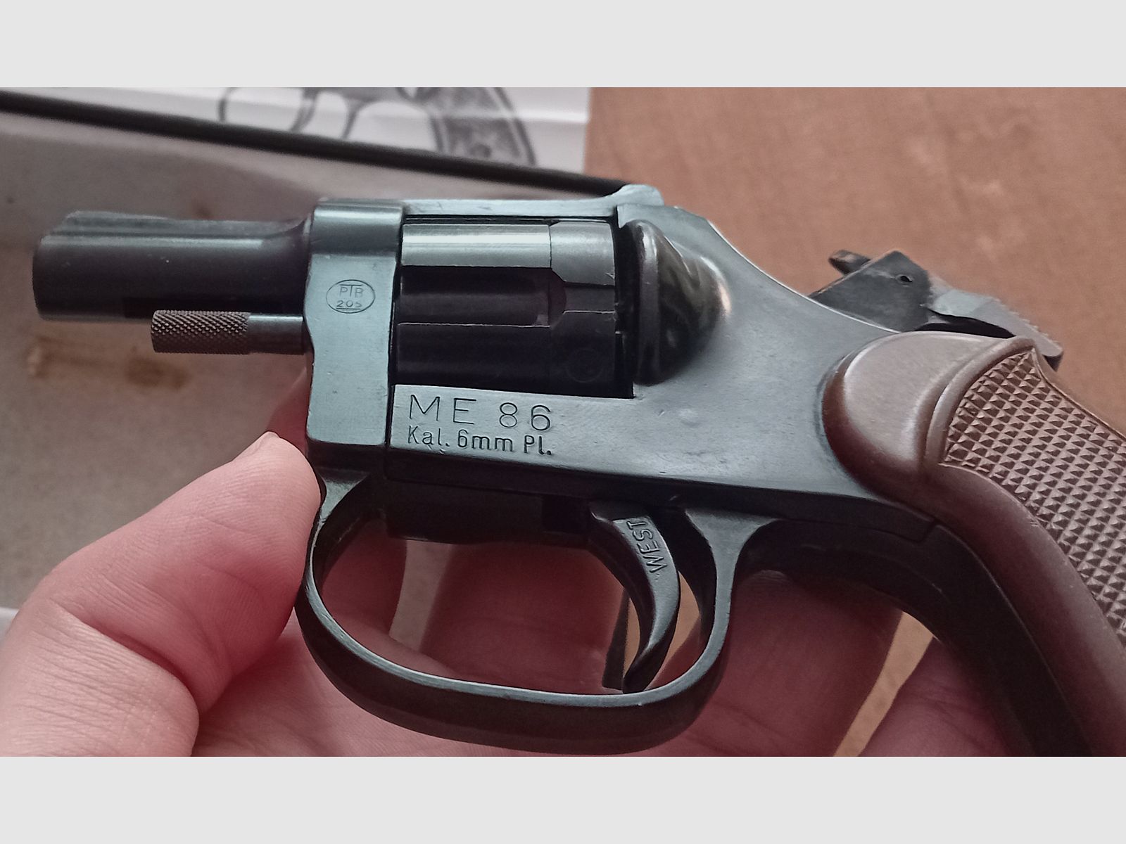 Cuno Melcher ME86 Kal. 6mm Knall/ PTB 205 compleet met verpakking en reserve magazijn!