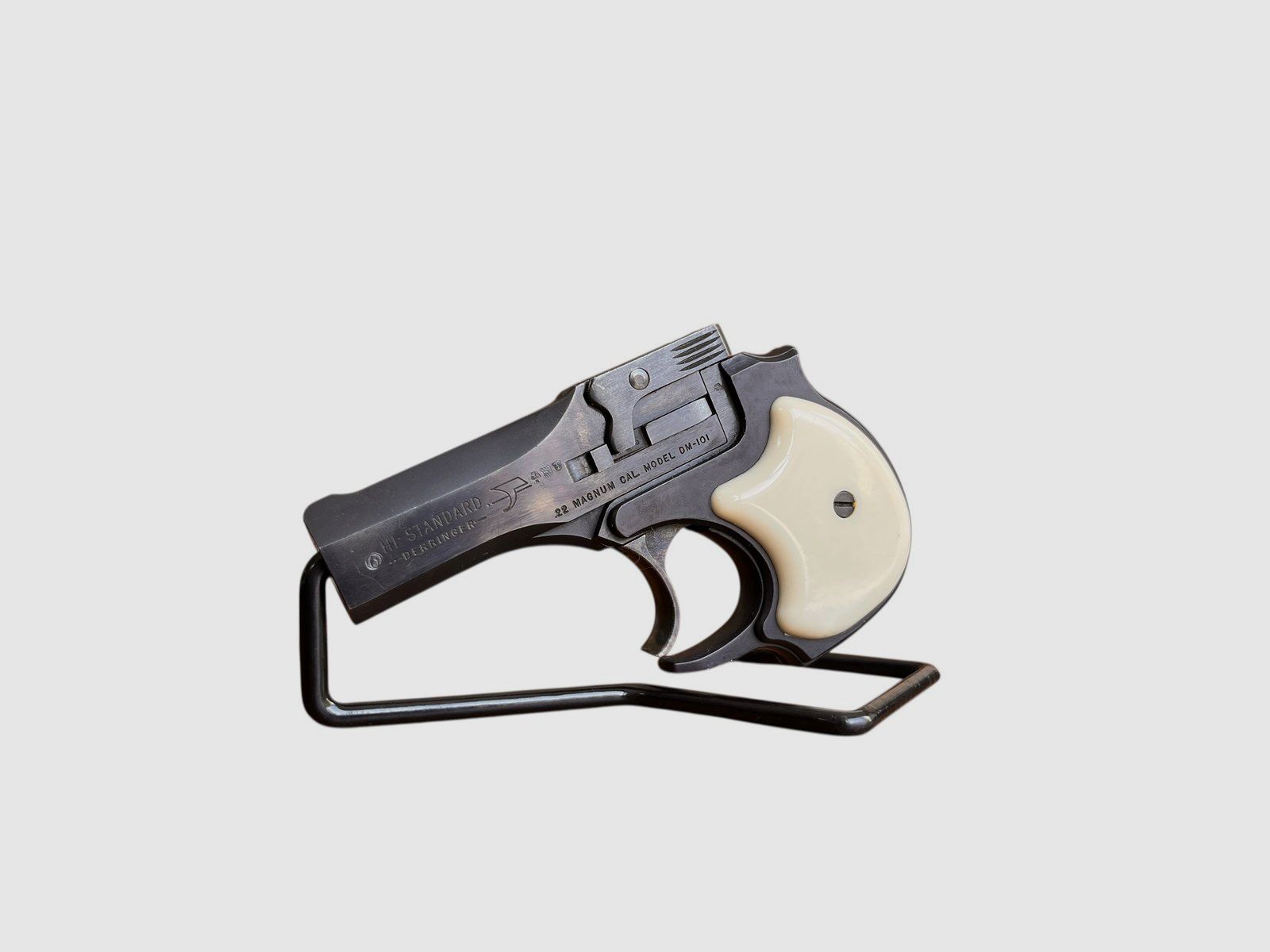 Klassischer Derringer High Standard D-101 .22 Mag zum Verkauf, Bild 6 von 8
