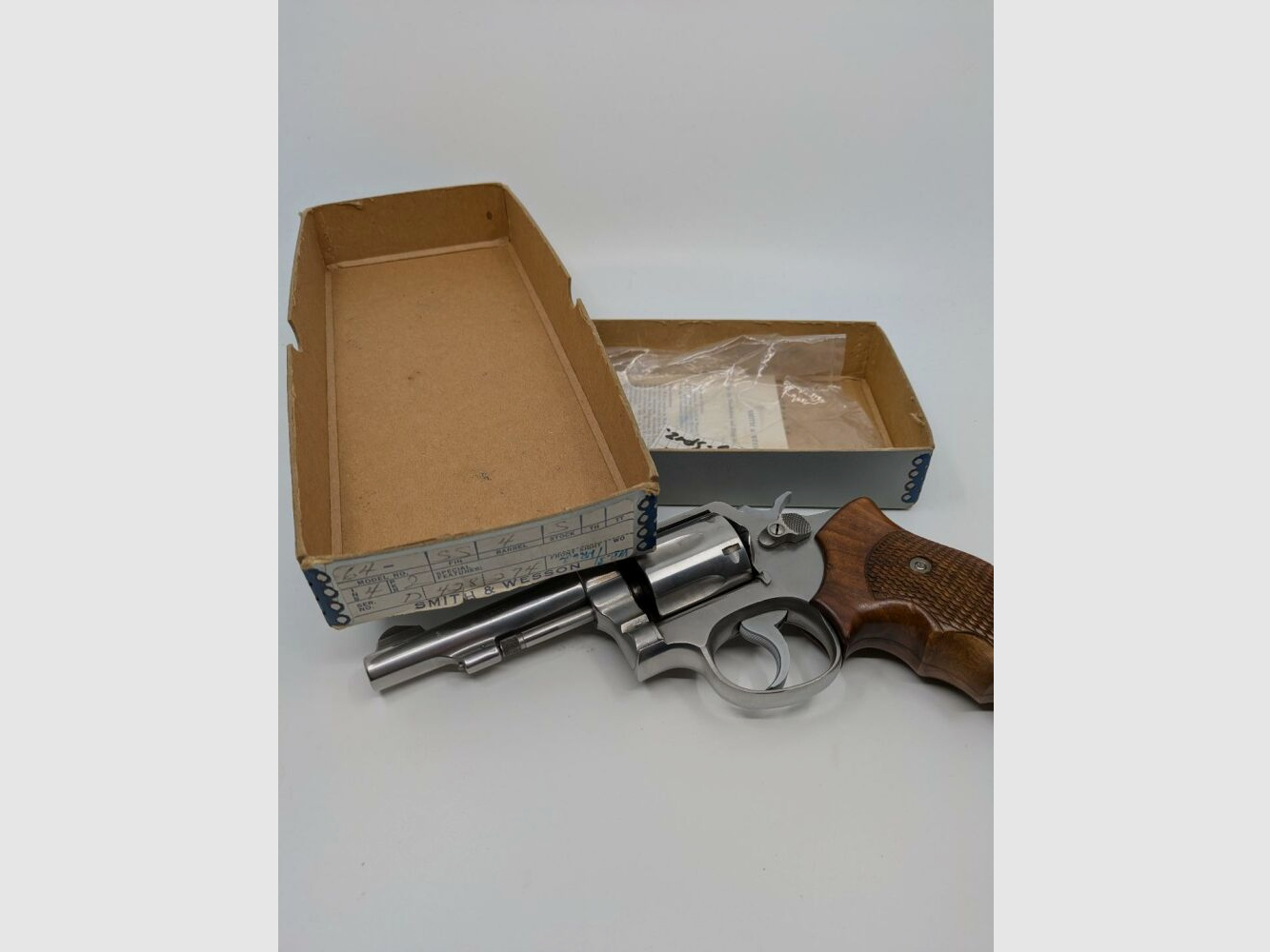 S&W 64